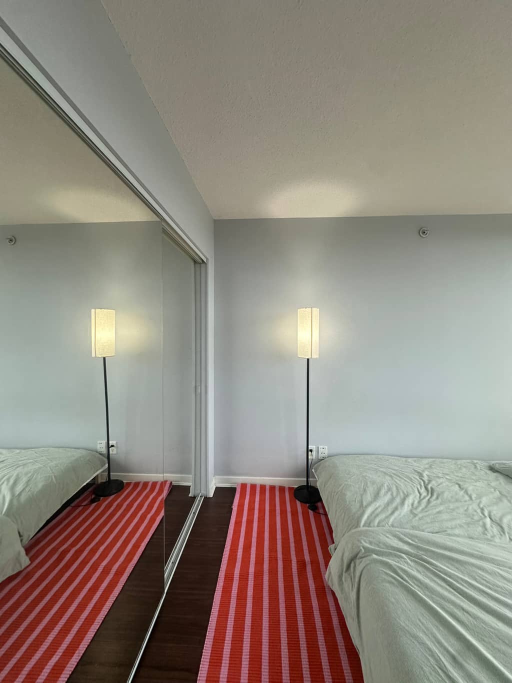 다운타운/여성전용/마스터룸 /단기가능 1인 1500/거실쉐어 없음 썸네일