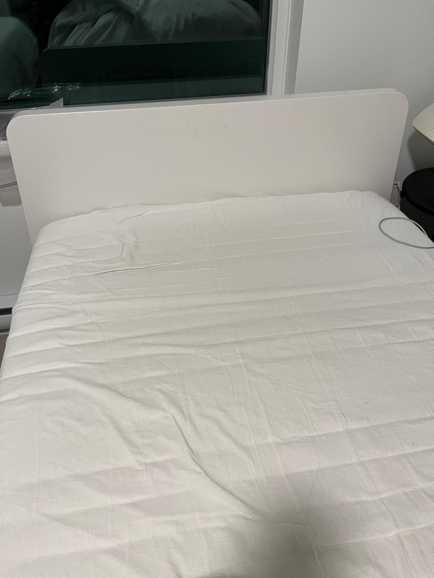 IKEA-full-size-bed-frame-and-mattress-ahalt-이미지