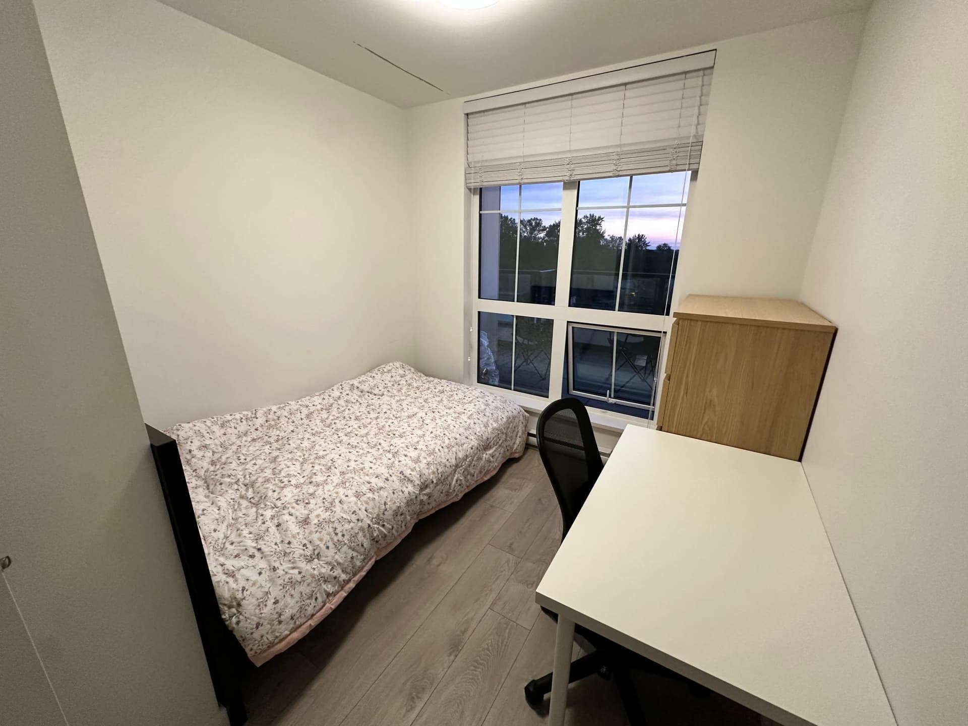 Langley Latimer Room Rent 썸네일