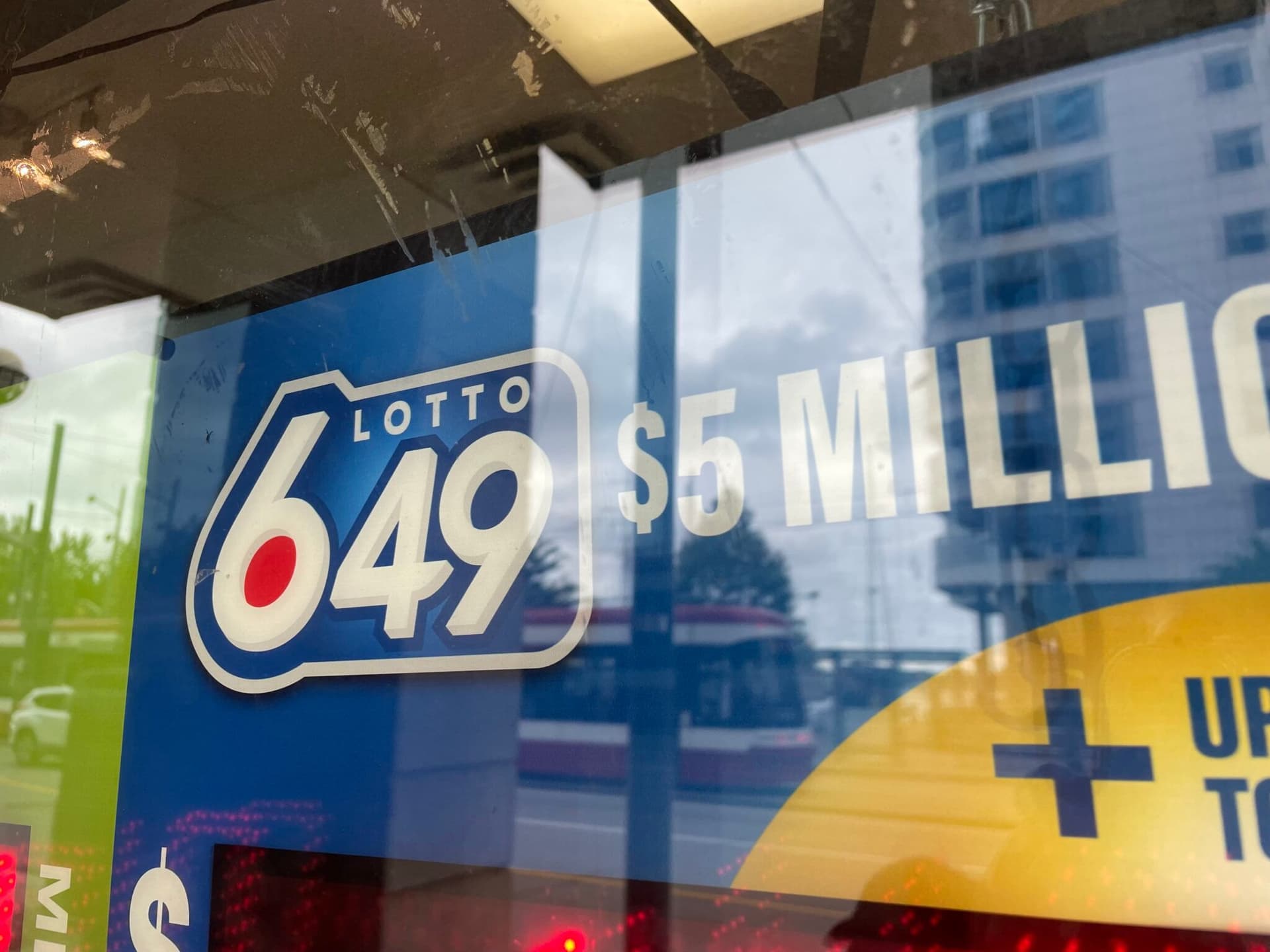 캐나다 복권 6/49 당첨자, 하룻밤 사이에 3,600만 달러의 부자가 되다!-이미지