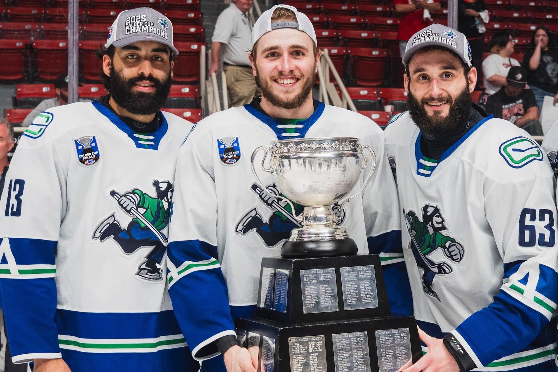 밴쿠버 커뮤니티, 칼더 컵 라인의 활약으로 두 번의 역전승을 거둬!-이미지