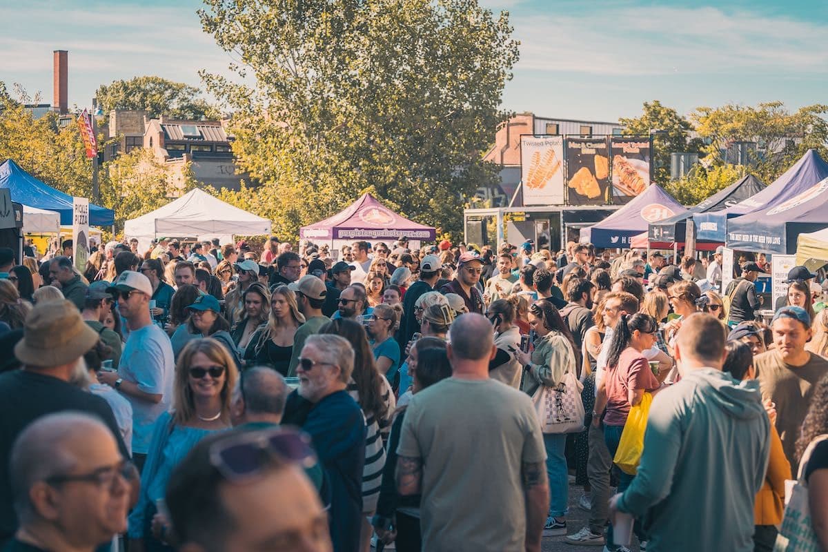 https://display.dailyhive.com/uploads/2025/08/Picklefest-TO-crowd-1.jpg