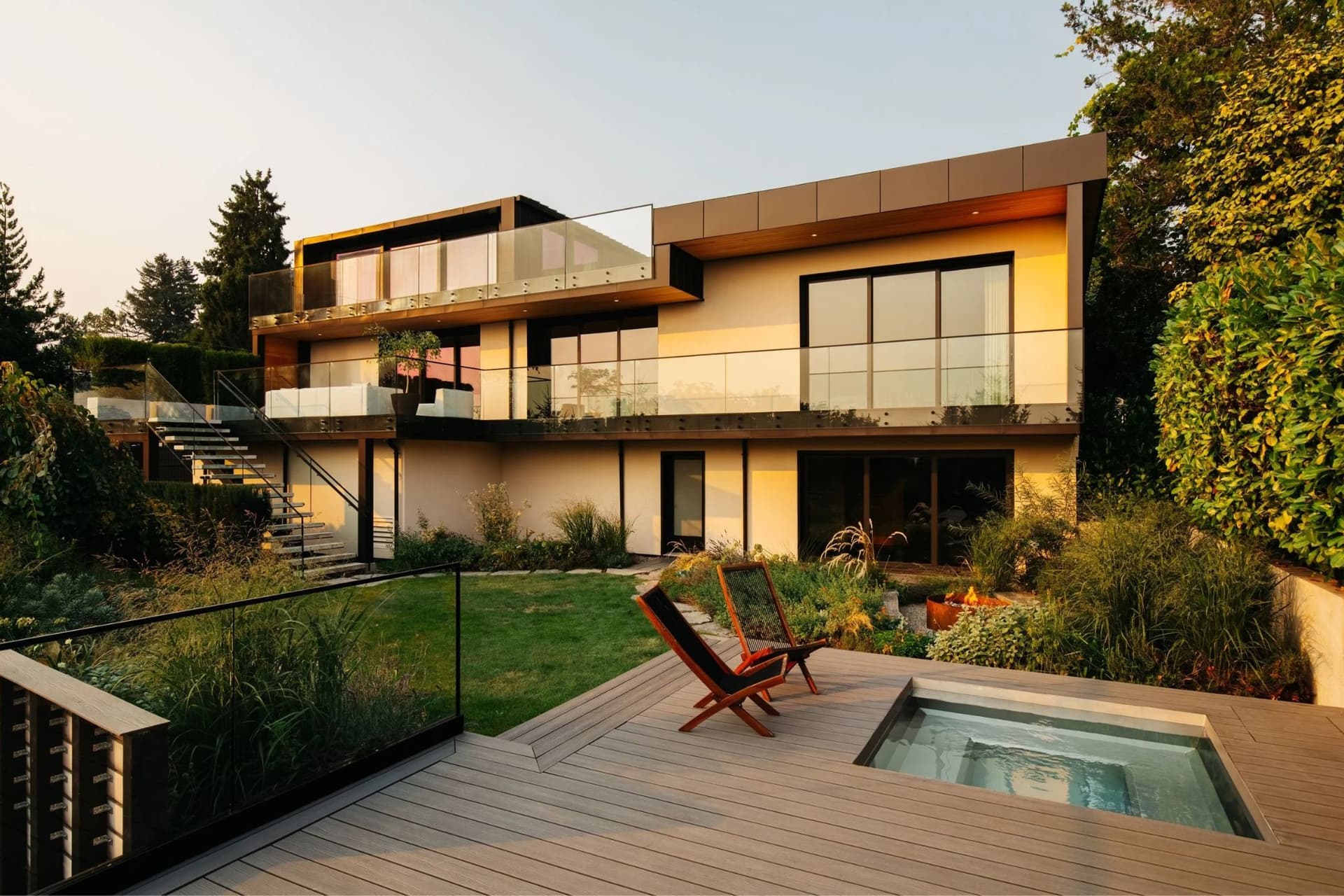 Hootsuite 창립자의 North Vancouver 저택, 약 70억 원에 판매 시작! 예술과 자연이 공존하는 '둥지' 같은 집-이미지