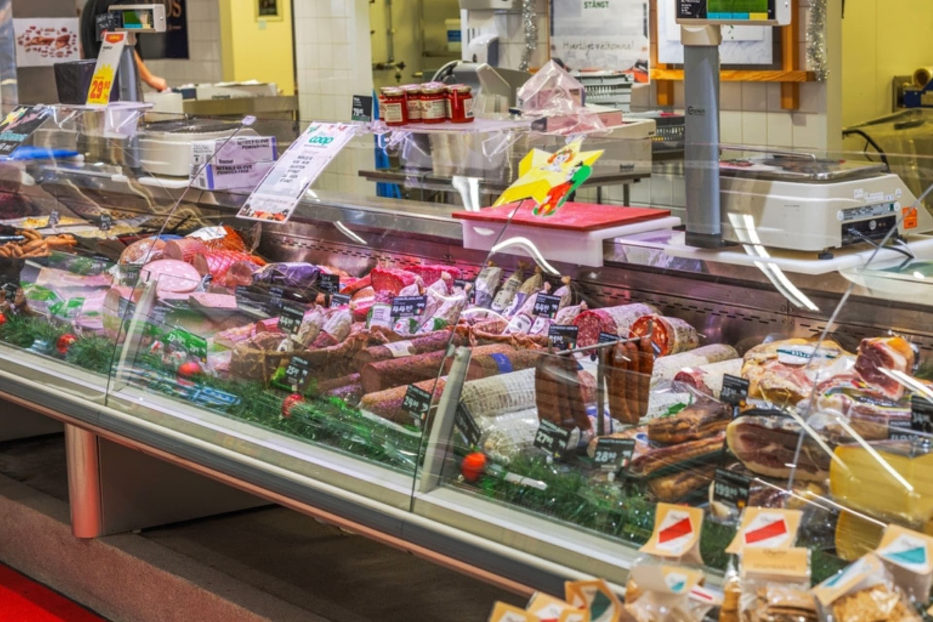 캐나다 살라미 리콜로 100건 가까운 살모넬라 사례 발생, 이제 안전하다고 발표-이미지