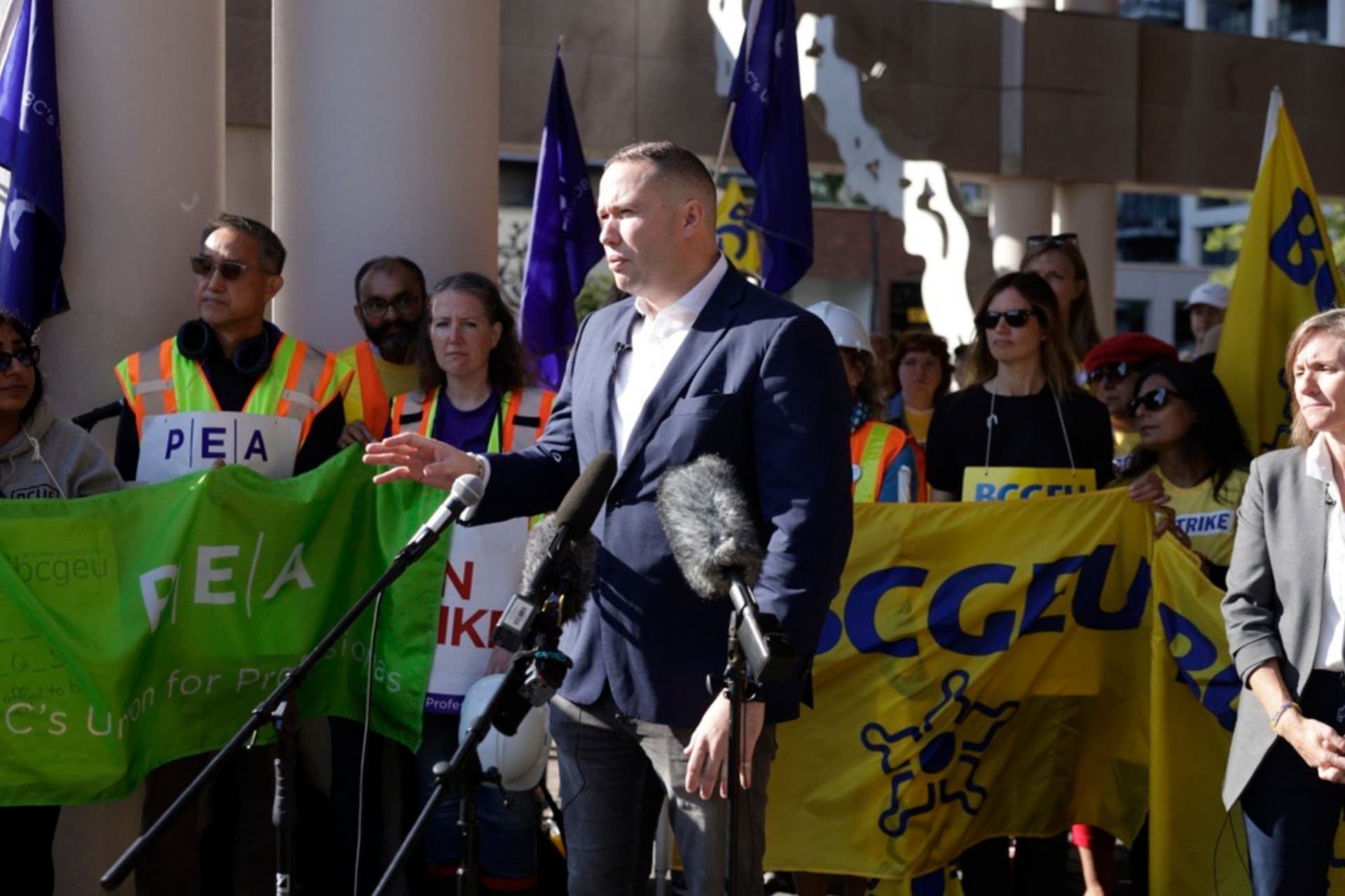 밴쿠버 시내서 BCGEU 노동자 대규모 행진 예정…협상 결렬로 긴장 고조-이미지