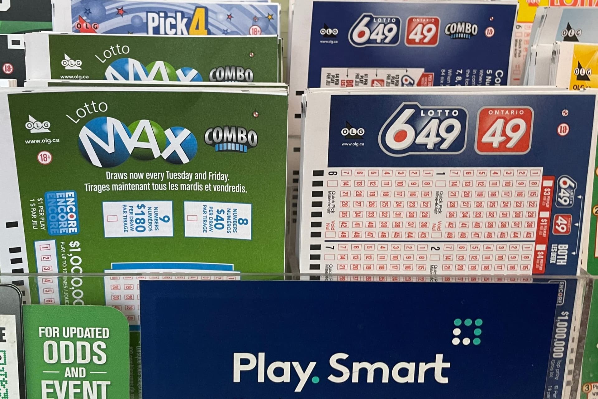 캐나다 복권 행운의 주인공들, 백만장자 탄생과 함께 큰 상금 나눠가져-이미지