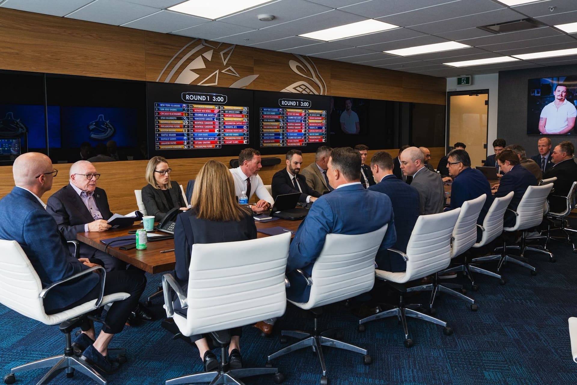 밴쿠버 캐넉스, 유망주 2명과 첫 NHL 계약 체결!-이미지