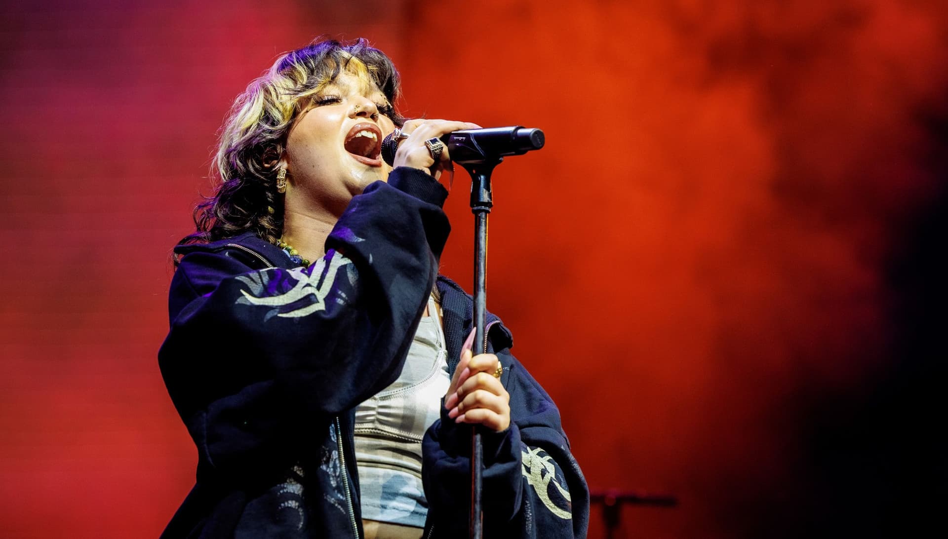 팝 스타 Lola Young, 밴쿠버 콘서트 취소…'잠시 쉬겠다'고 밝혀-이미지