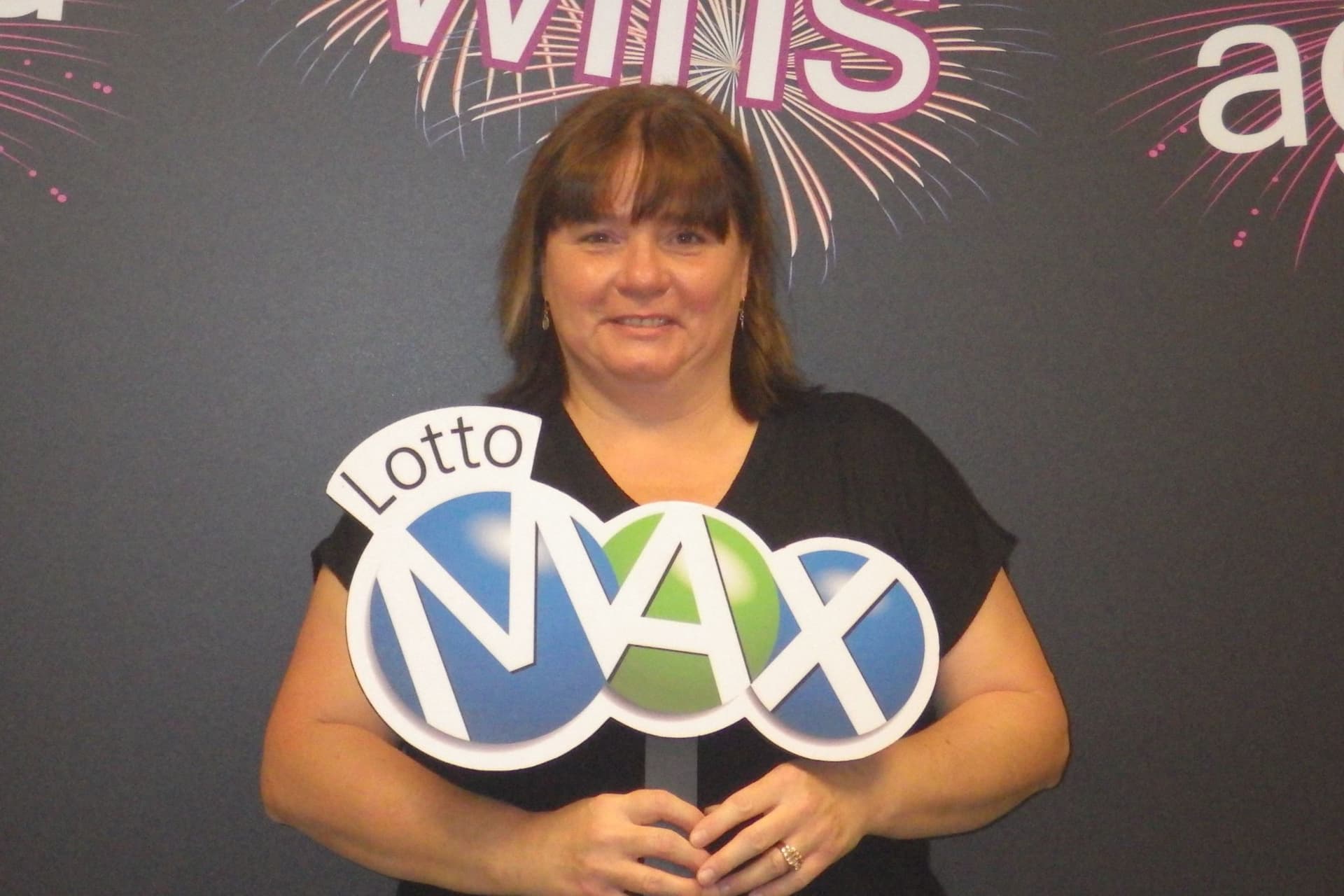 캐나다 직장 동료들, 두 번째 대박 복권 당첨으로 행운을 거머쥐다!-이미지