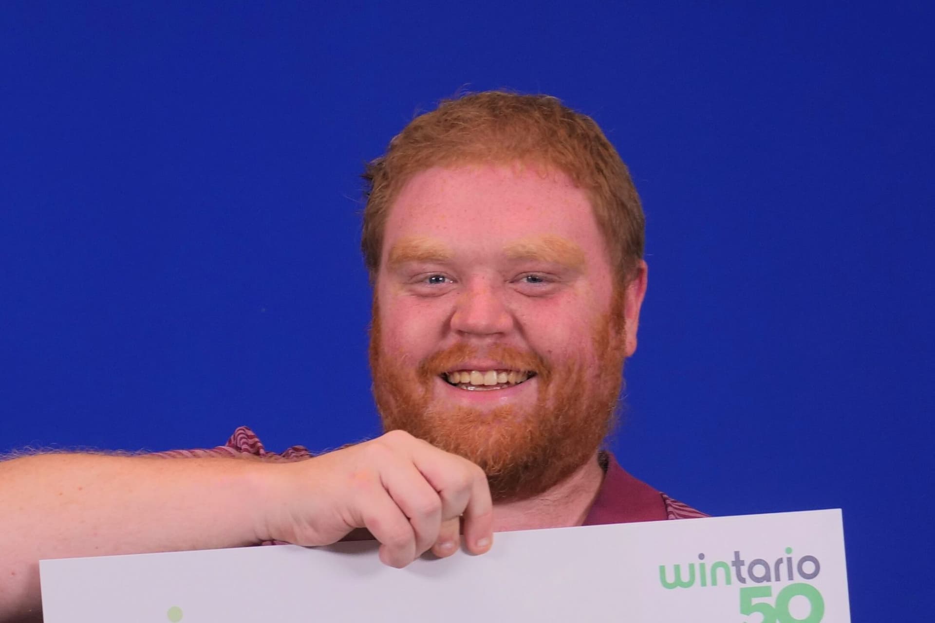 캐나다 청년, 작은 복권 당첨금으로 더 큰 행운을 잡다!-이미지