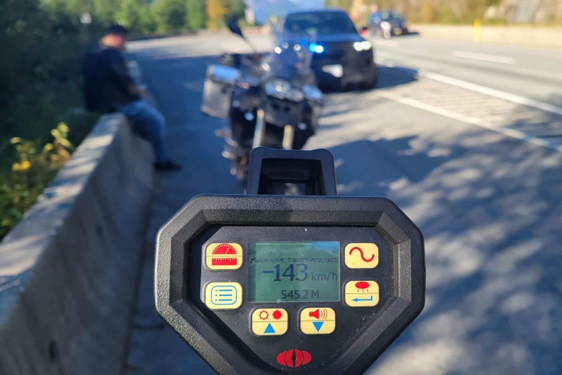 밴쿠버 오토바이 운전자들, 압수 해제 직후 다시 과속 적발!-이미지