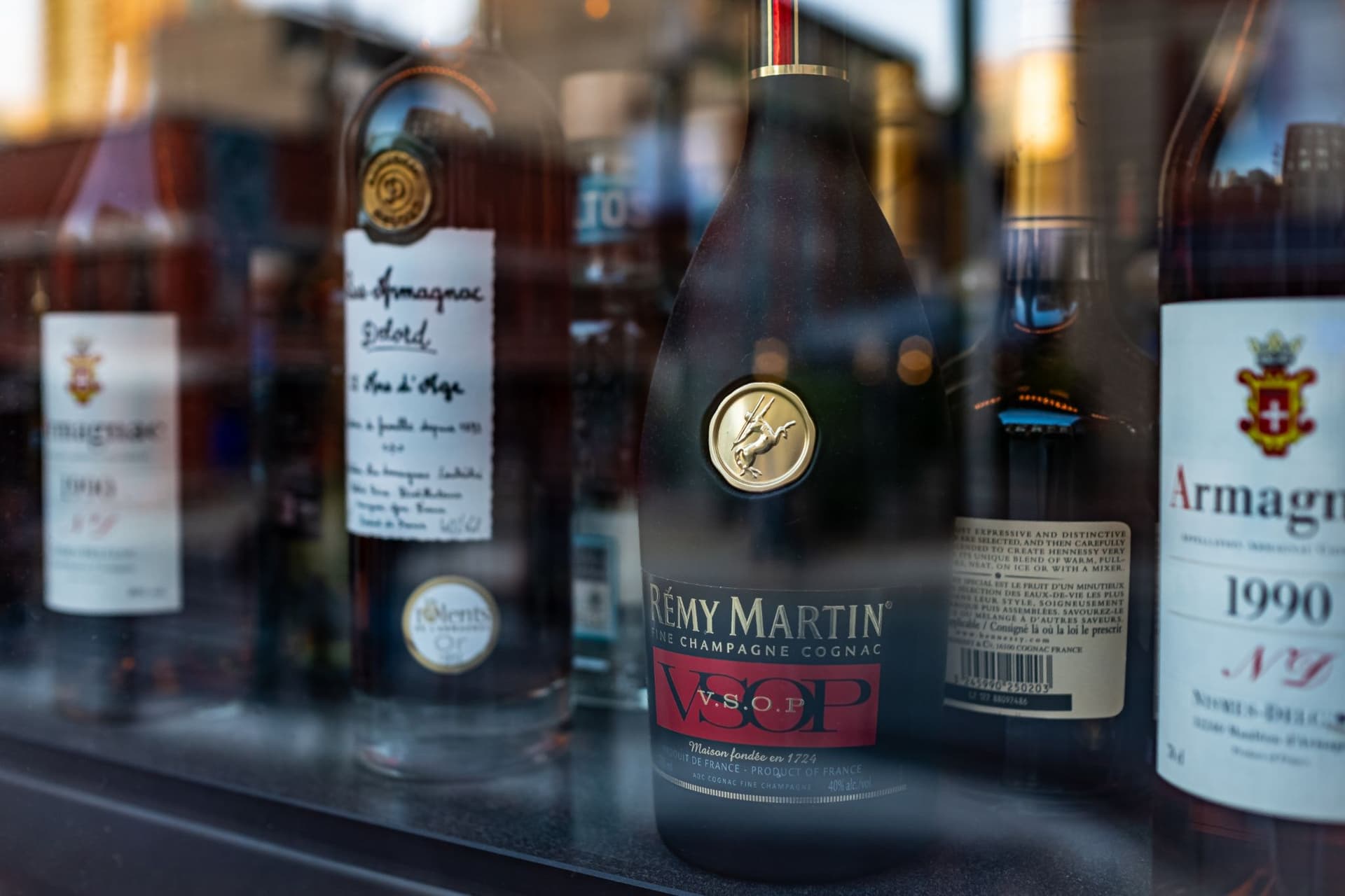 BC 주정부 파업 확산, 식당·바에 술 대란 우려 커져-이미지