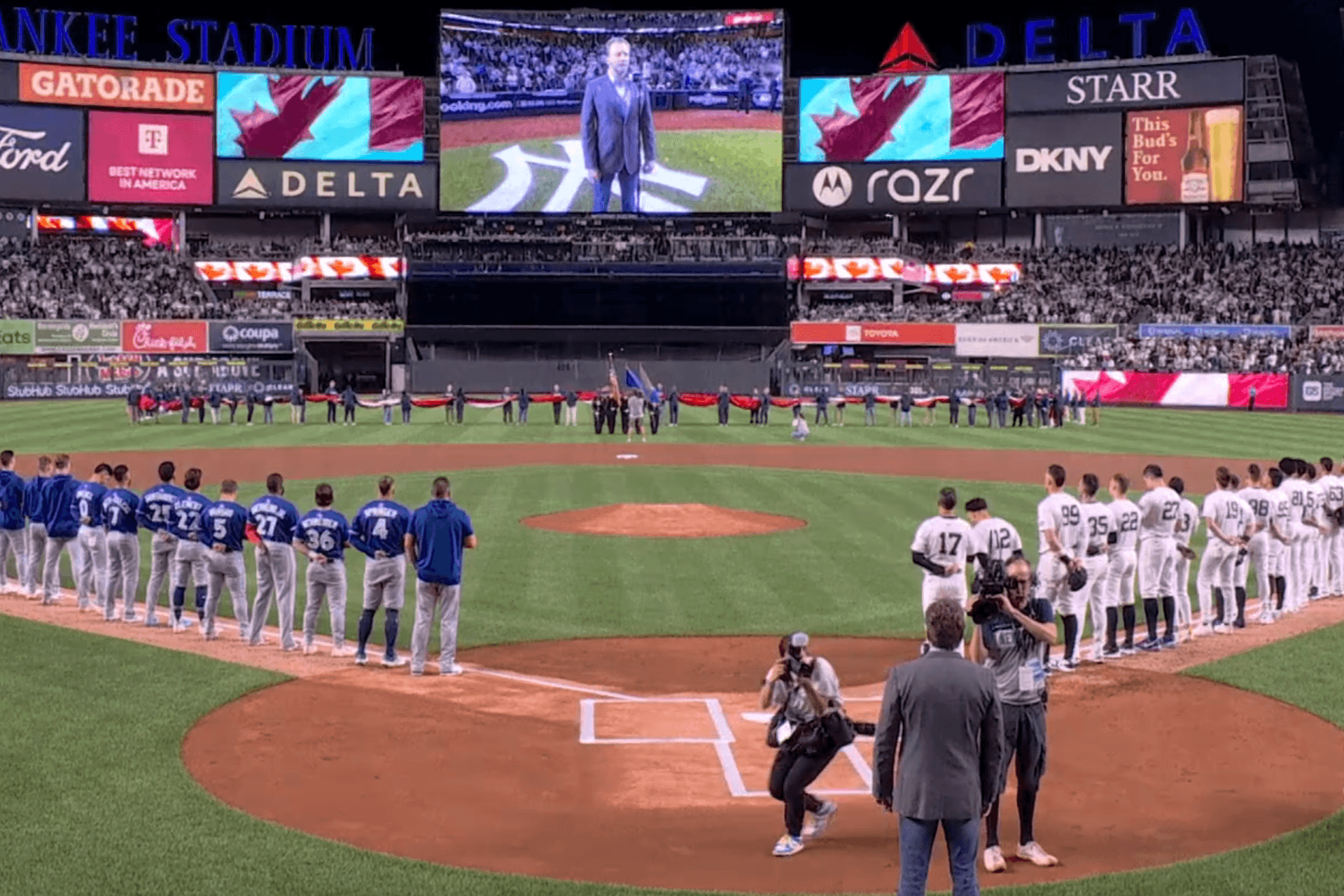 https://display.dailyhive.com/uploads/2025/10/canadian-anthem-blue-jays-yankee-stadium.png