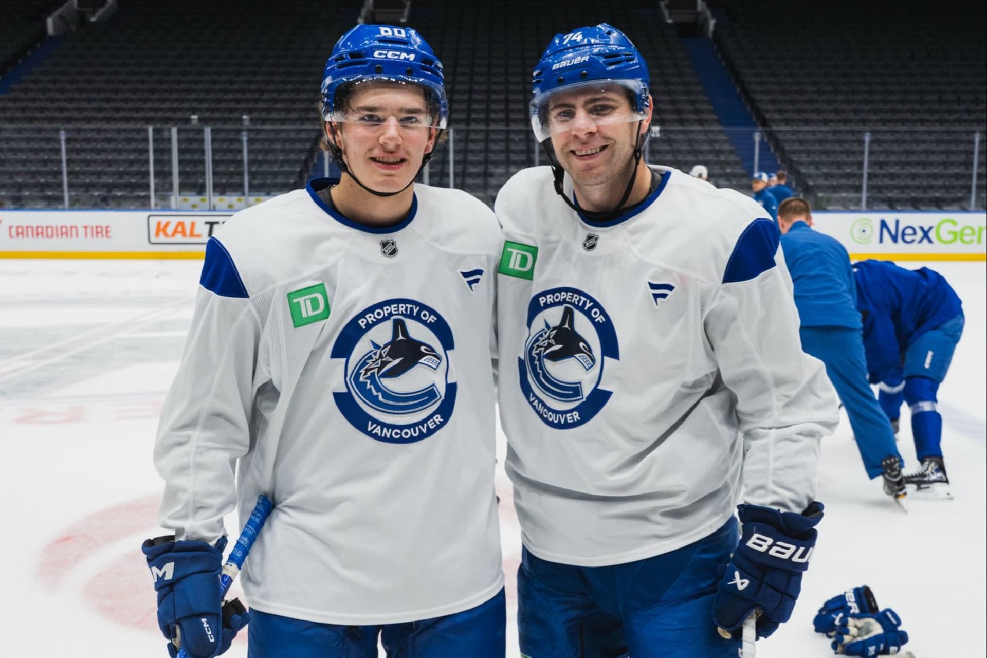 밴쿠버 캐넉스의 특별한 인연: Jake DeBrusk와 Braeden Cootes의 재회 이야기-이미지