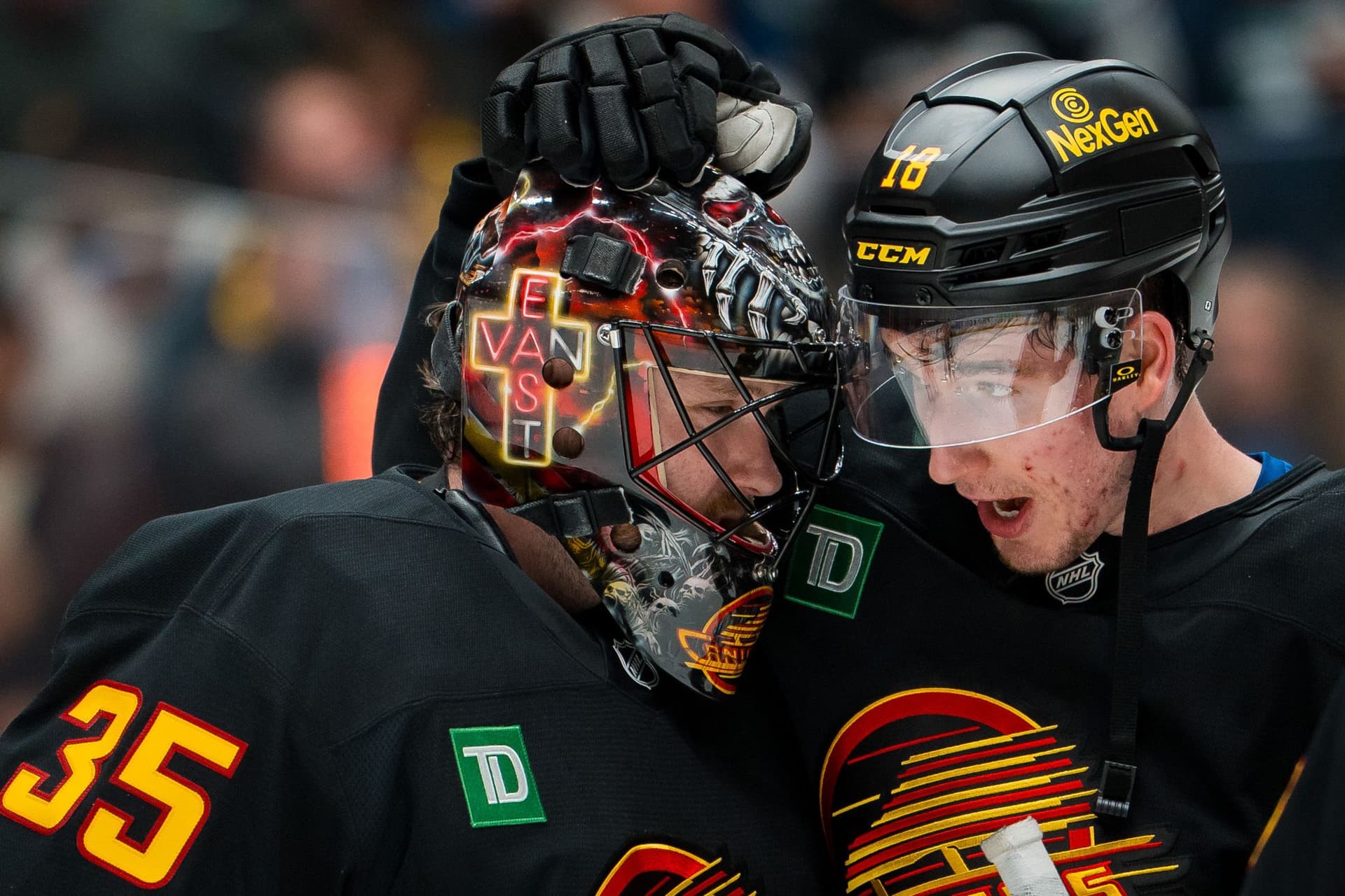 밴쿠버 커뮤니티, 아이스크림 협업으로 화제! Thatcher Demko의 활약이 팀의 시즌을 바꿀 수 있을까?-이미지