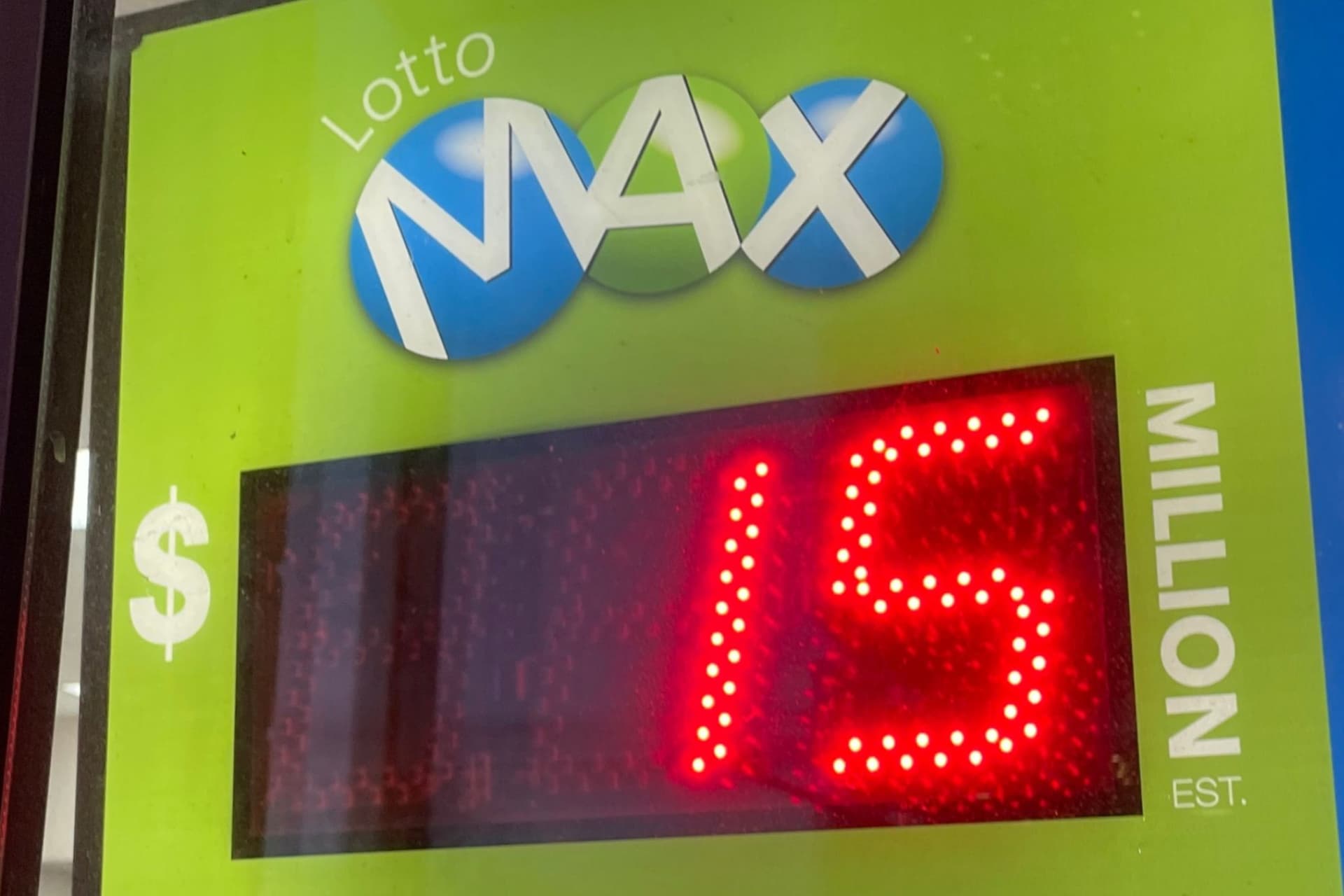 캐나다인, 잠에서 깨어나 $1500만 달러 로또 당첨! 인생이 바뀌는 순간-이미지