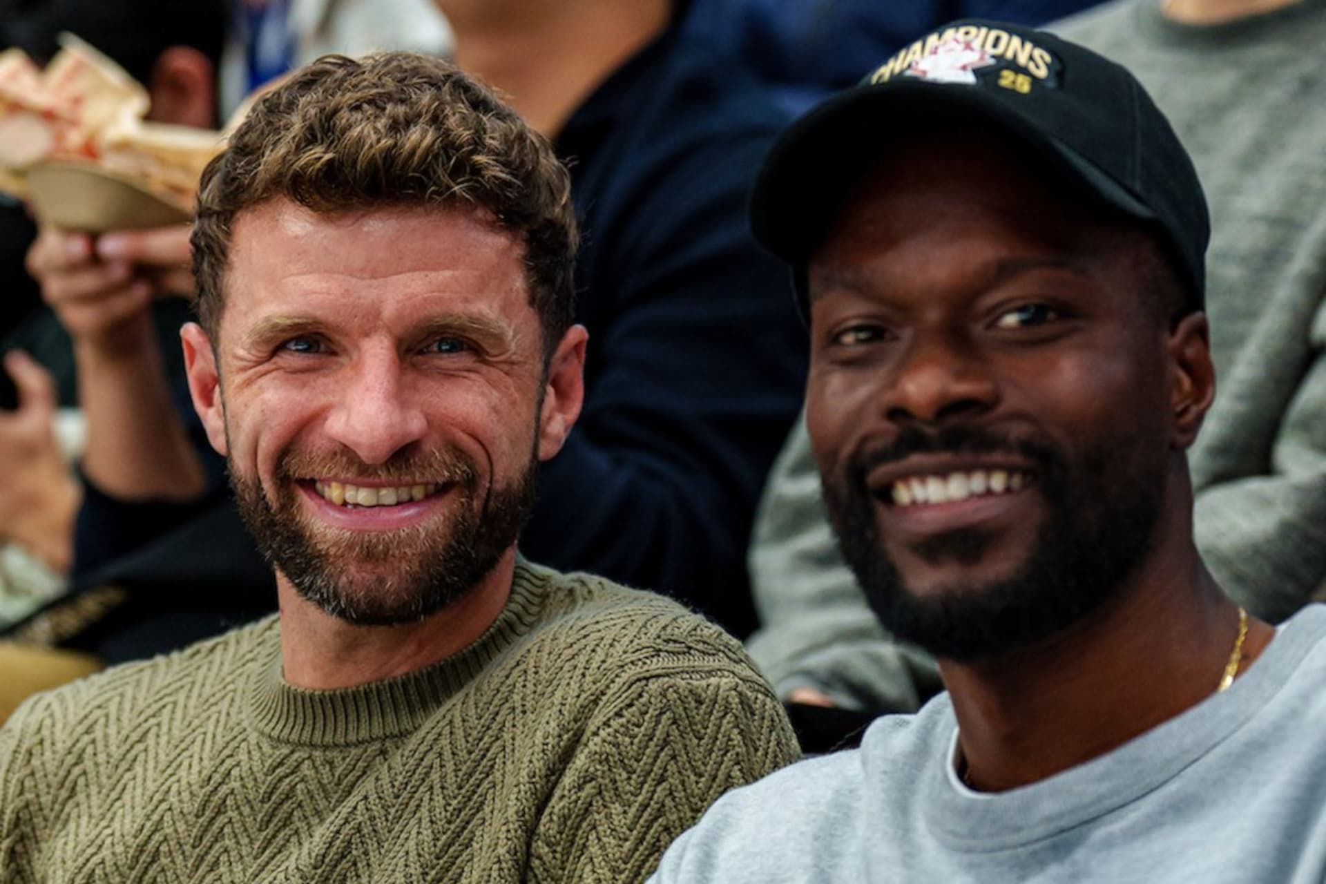 챔피언의 기운이 깃든 밴쿠버! Thomas Müller와 Klay Thompson, Canucks 경기 관람-이미지