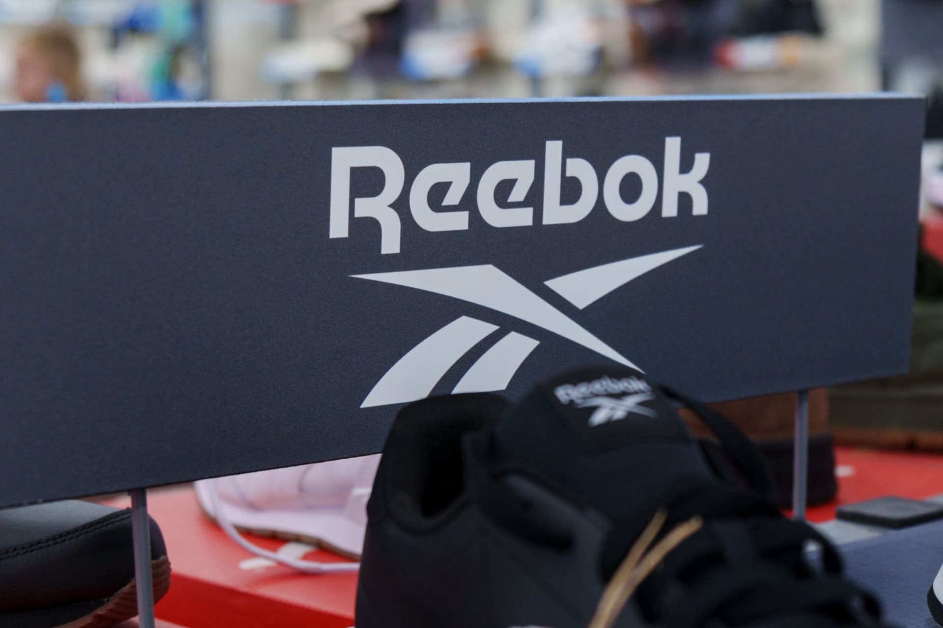 Reebok 대규모 창고 세일, 밴쿠버에서 10월 말 개최! 최대 80% 할인 혜택-이미지