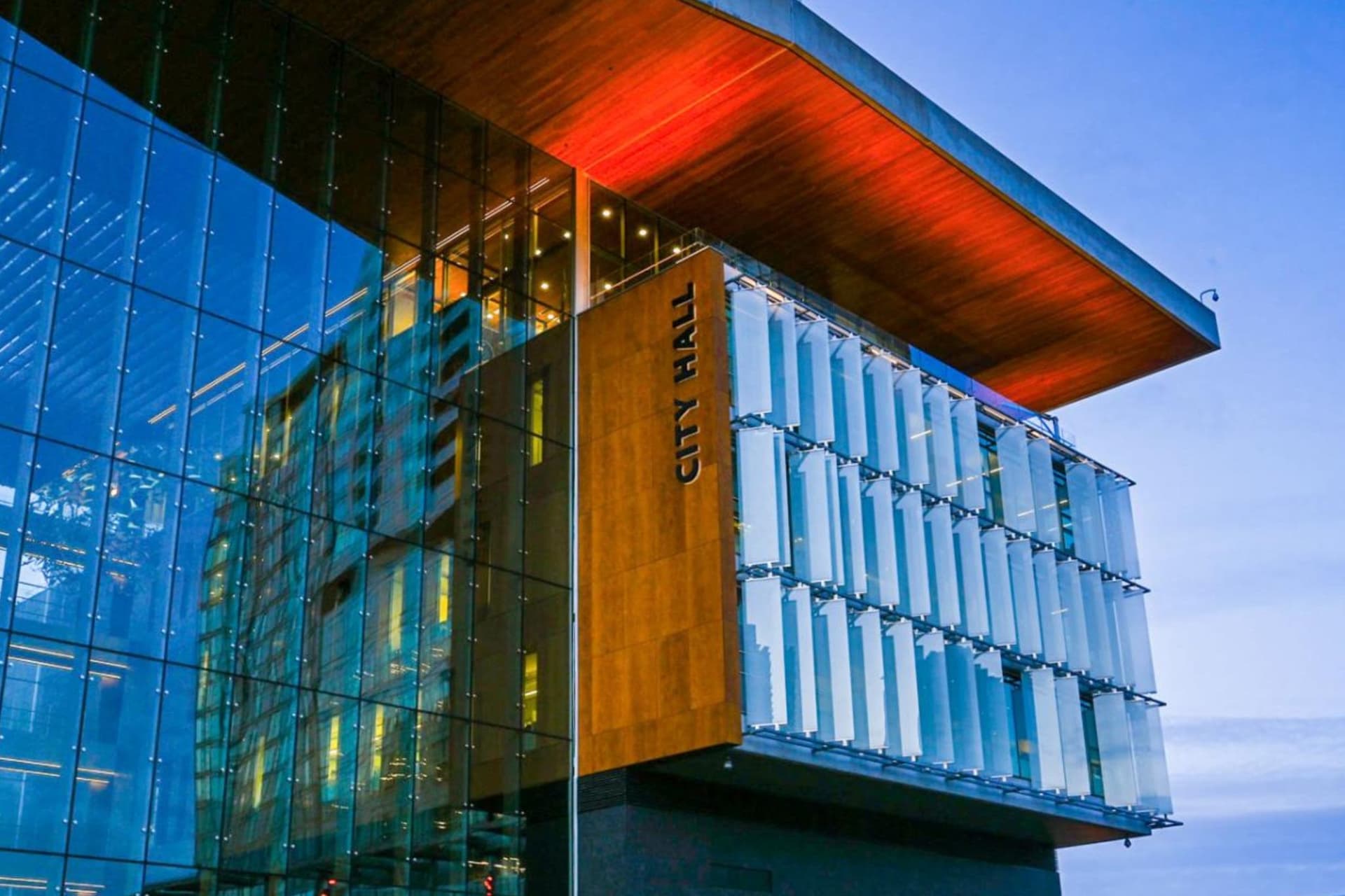 밴쿠버 전설의 라디오 리포터, 서리 시의회 후보로 지명되다-이미지