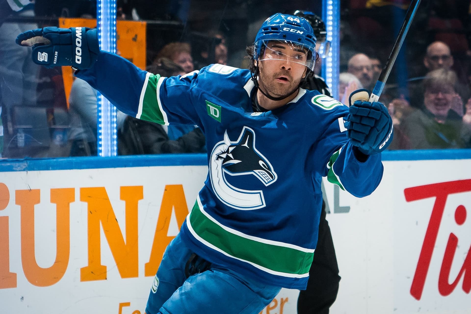 밴쿠버 커뮤니티, Kiefer Sherwood 재계약 비용에 주목하다: 과연 얼마가 적당할까?-이미지