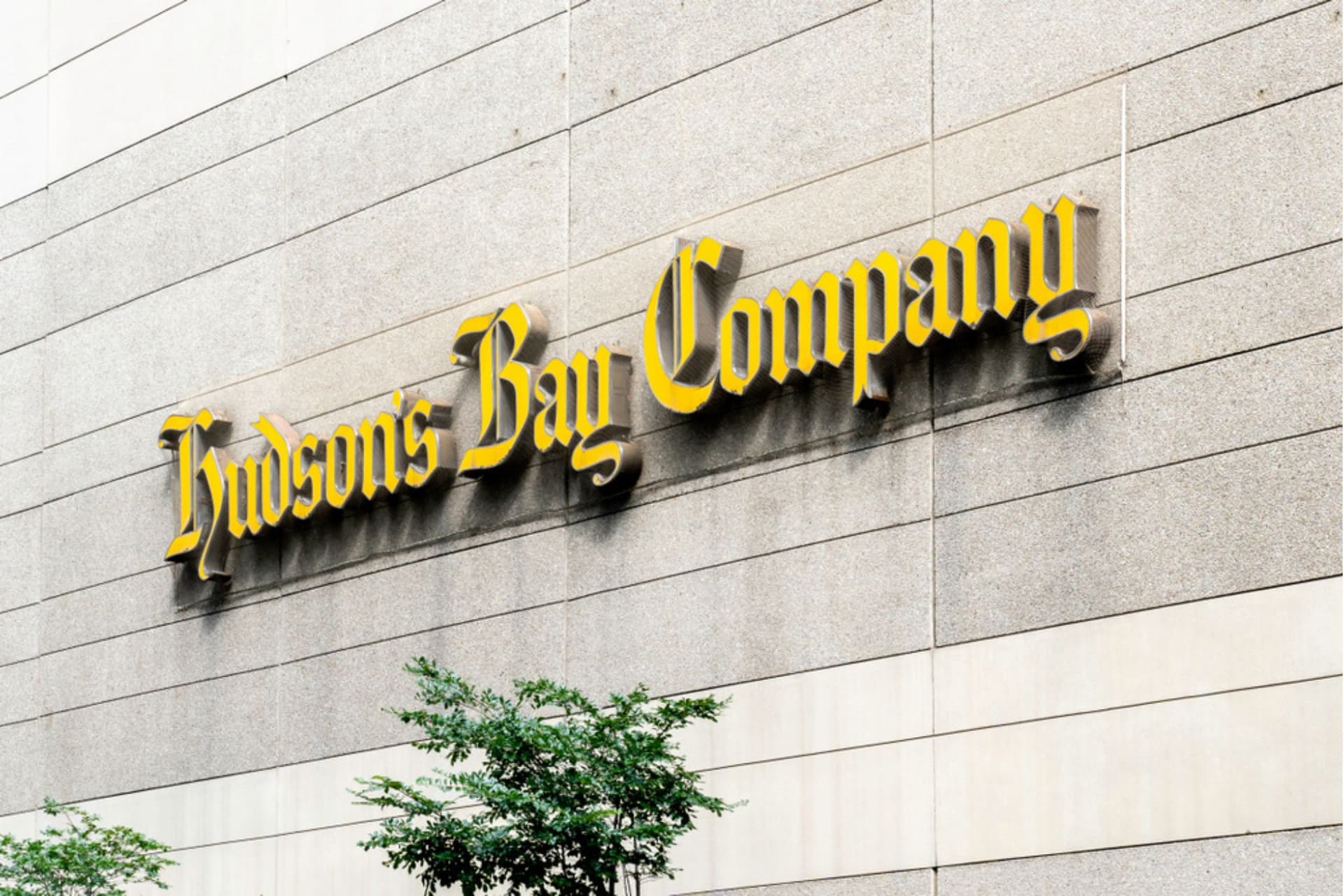 Hudson's Bay, 토론토 웨어하우스 세일에서 최대 60% 할인 진행-이미지