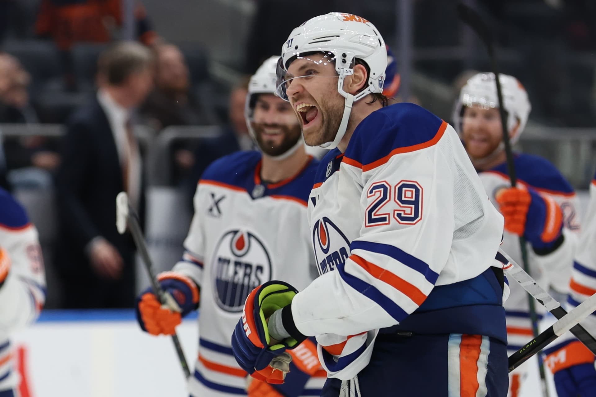 https://images.dailyhive.com/20250315083049/oilers-draisaitl-8.jpg