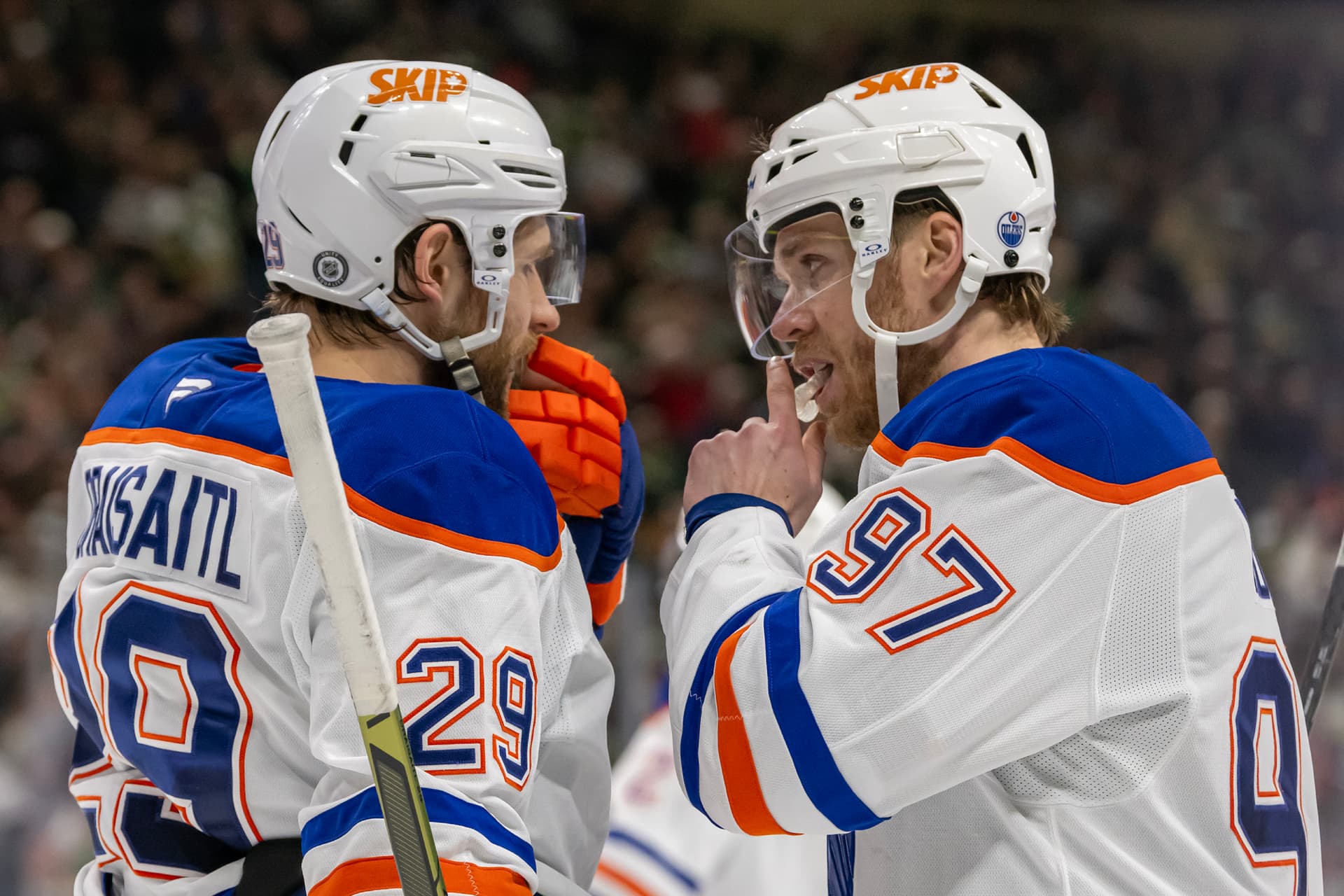 https://images.dailyhive.com/20250326123607/Oilers-McDavid-Draisaitl.jpg