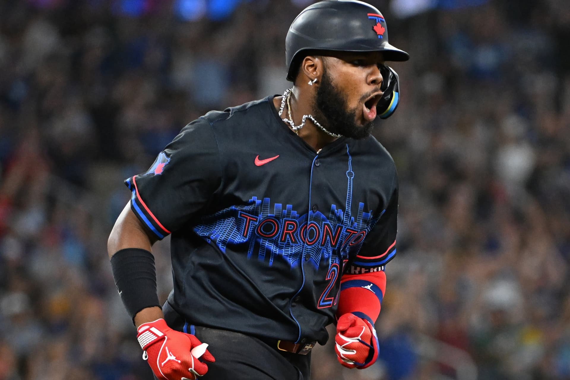 Vladimir Guerrero Jr., 토론토 블루제이스와 역대급 계약 체결…로저스 센터 스위트룸까지-이미지