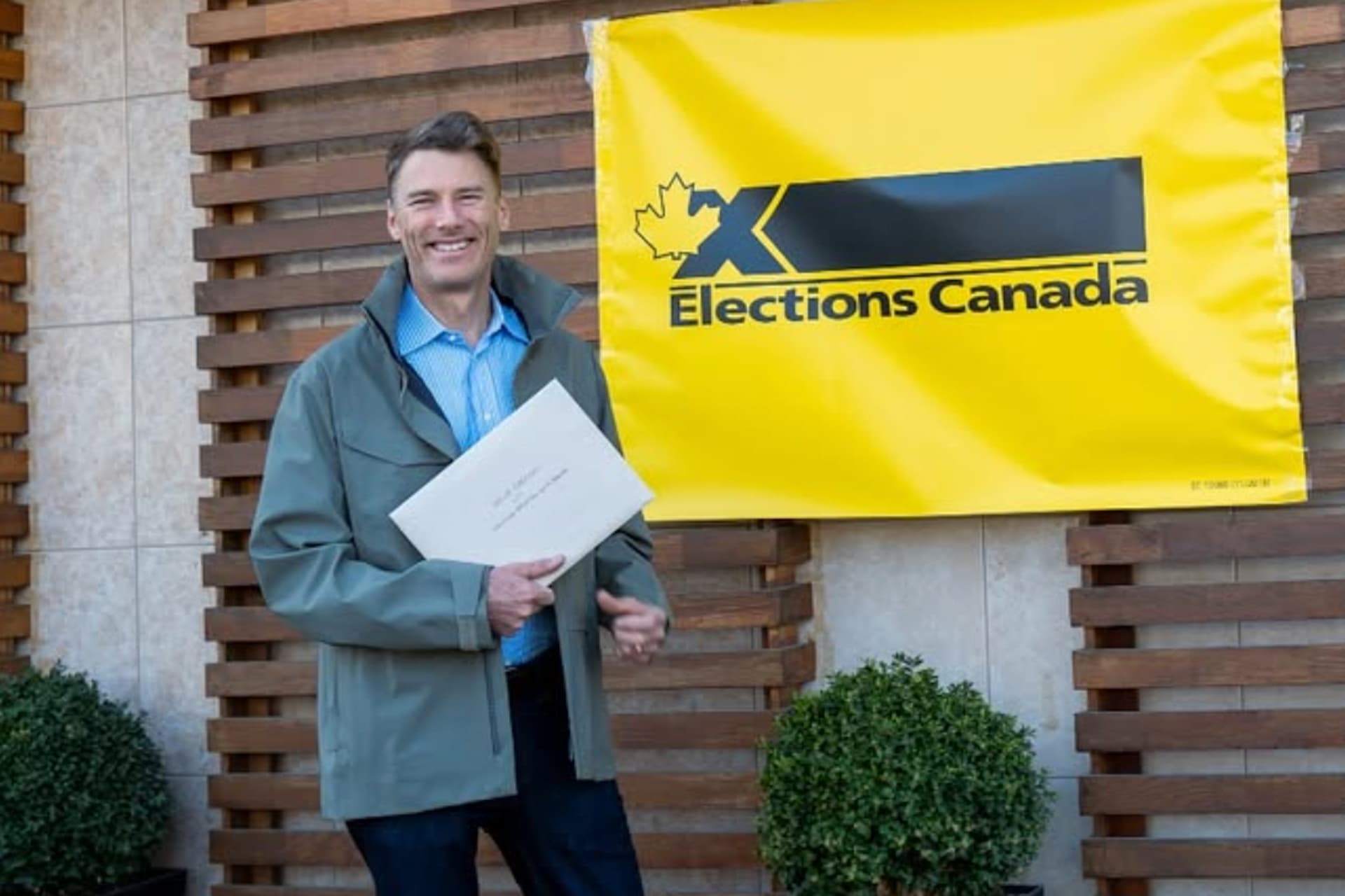 https://images.dailyhive.com/20250428164244/gregor-robertson-elections-canada-voting-station-f.jpg