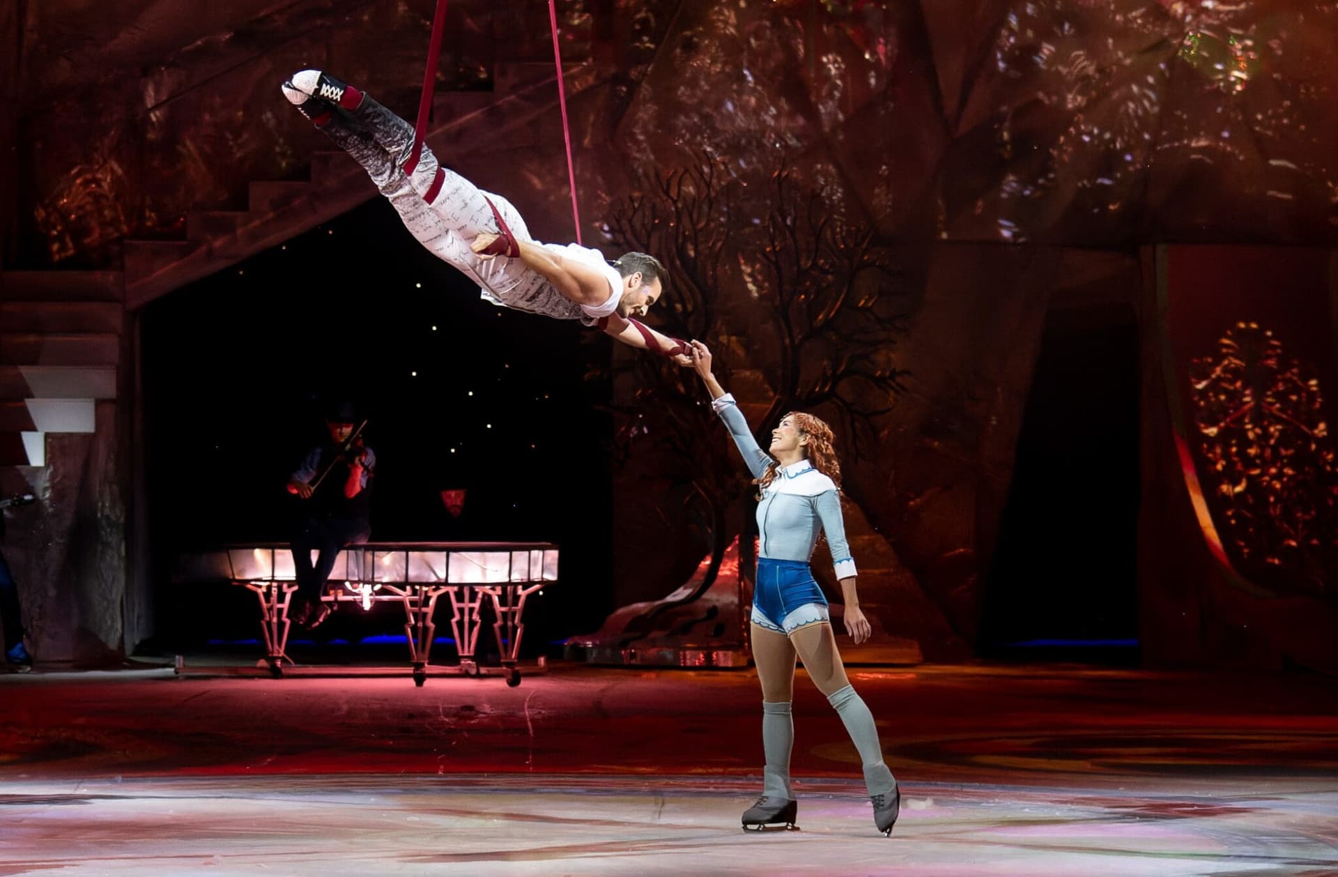 https://images.dailyhive.com/20250429100111/Crystal-by-Cirque-du-Soleil-2.jpg