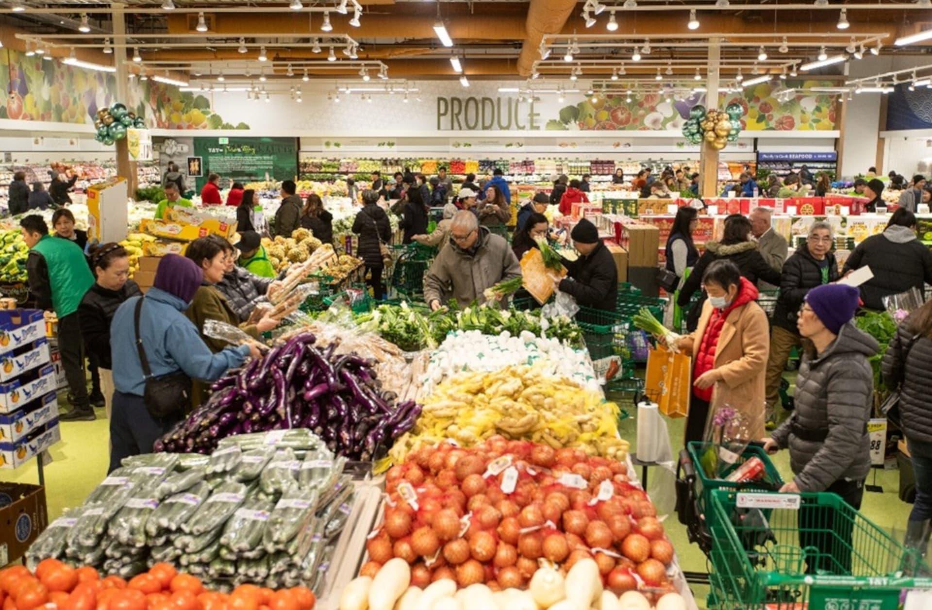 https://images.dailyhive.com/20250501113259/TT-Supermarket-new-store-5.jpg
