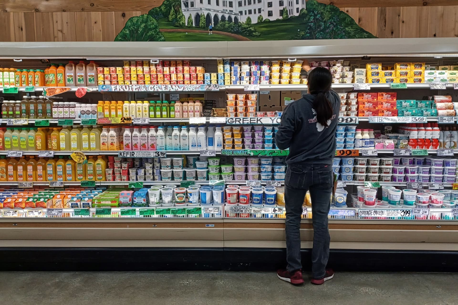 https://images.dailyhive.com/20250521144649/vancouver-bellingham-trader-joes.jpg