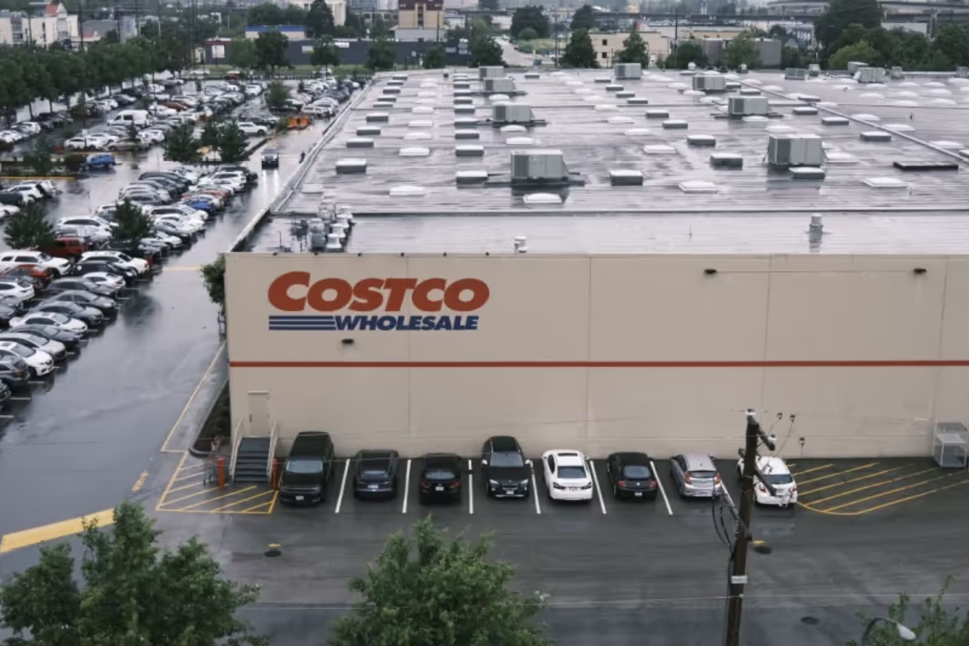 https://images.dailyhive.com/20250526095448/Costco-2.jpg