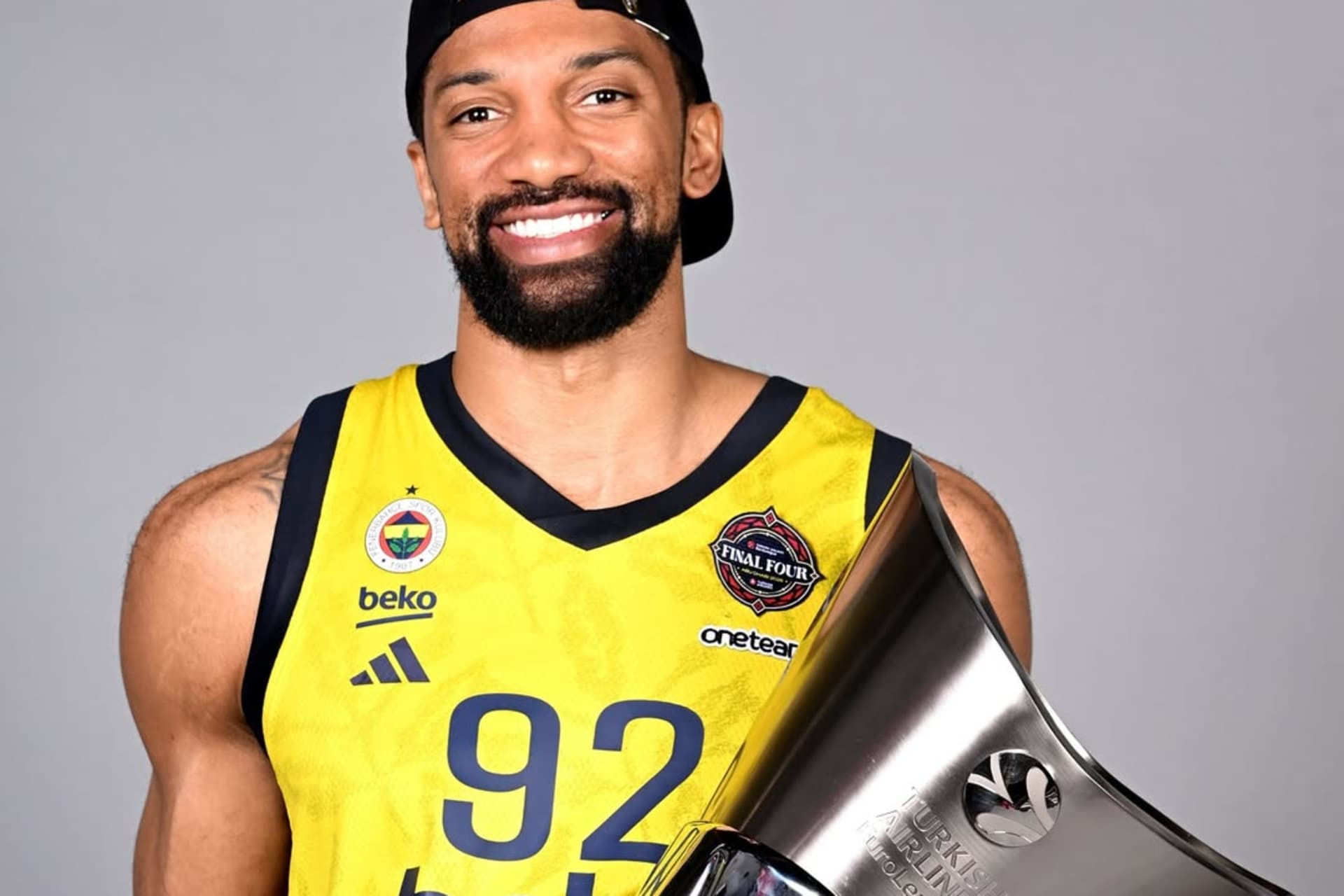 https://images.dailyhive.com/20250526143332/khem-birch-euroleague.jpg