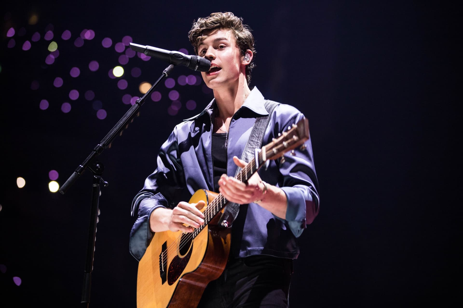 https://images.dailyhive.com/20250529100520/Shawn-Mendes-tour.jpg