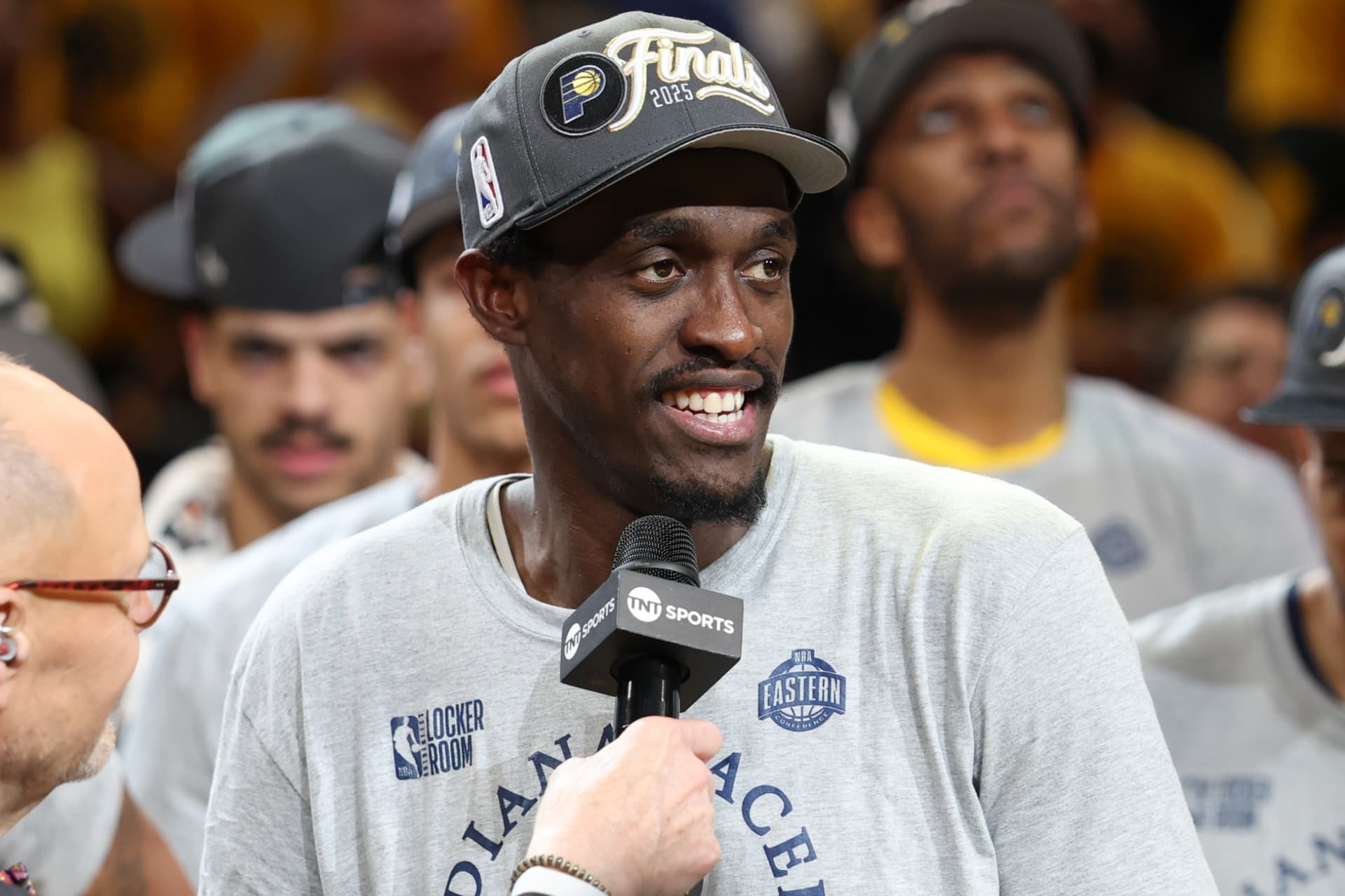 https://images.dailyhive.com/20250601144228/Siakam-Raptors.jpg