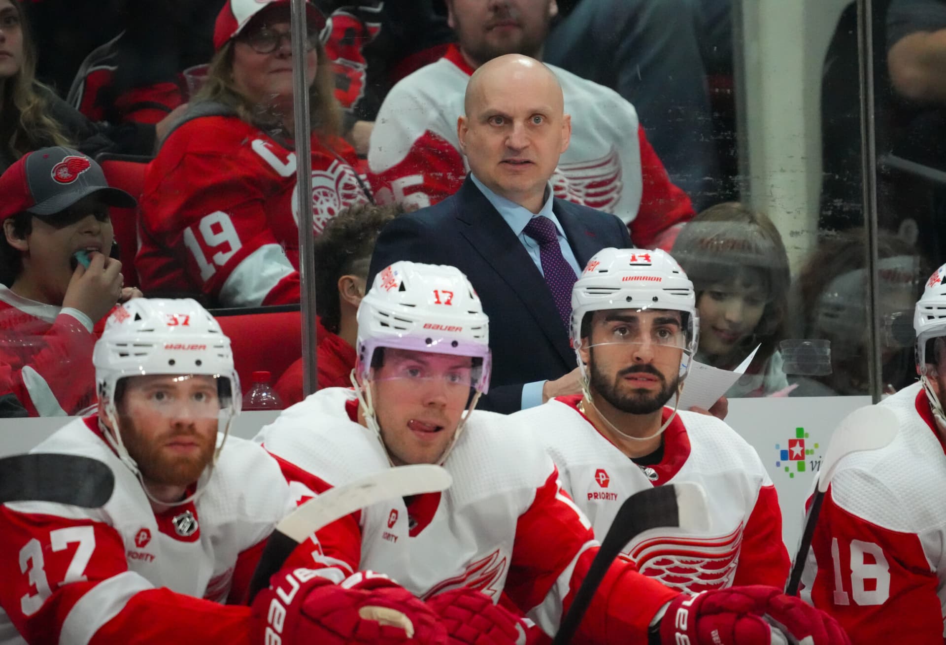 Toronto Maple Leafs, 전 Detroit Red Wings 감독을 코칭 스태프로 영입-이미지