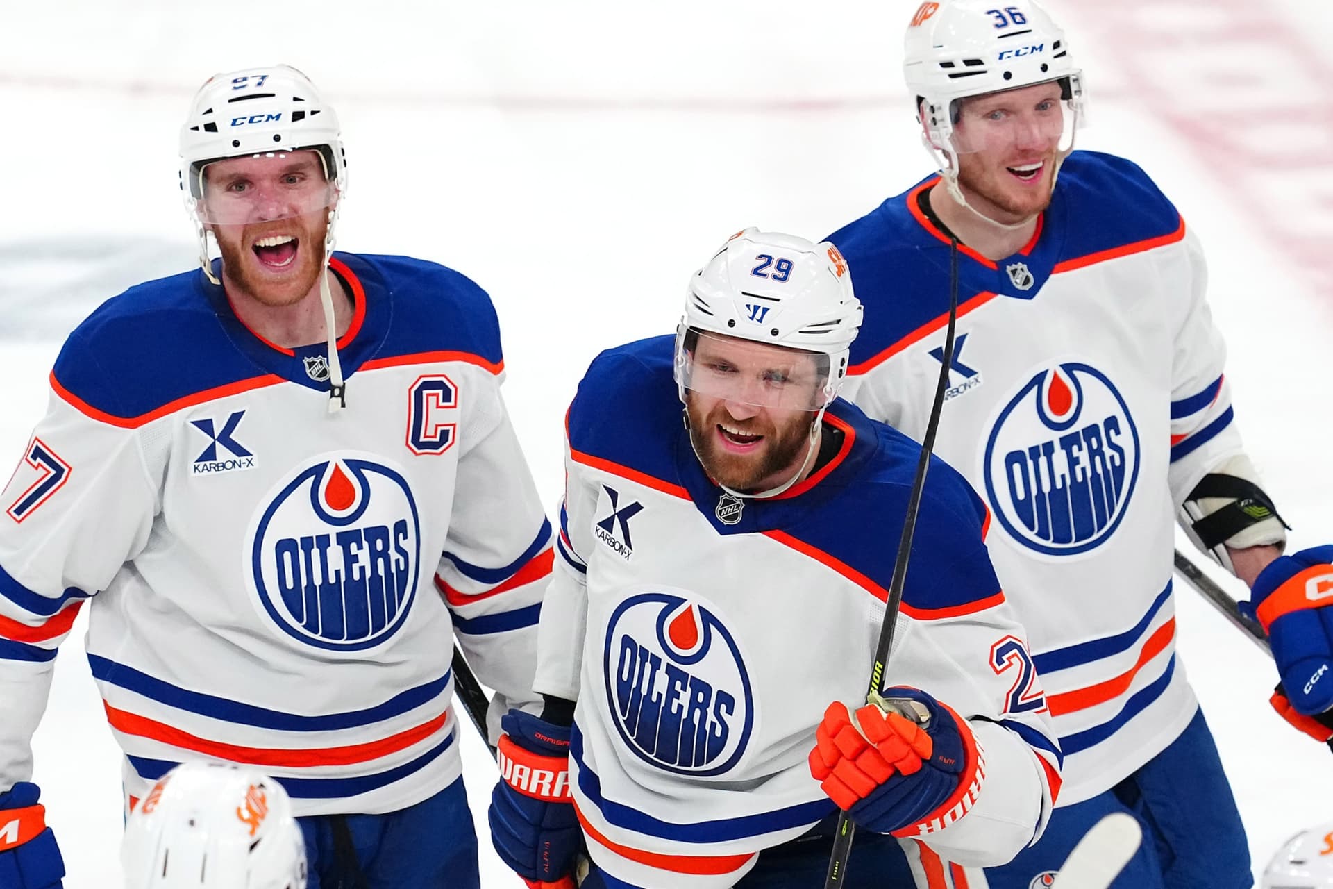 https://images.dailyhive.com/20250611145948/edmonton-oilers-1.jpg