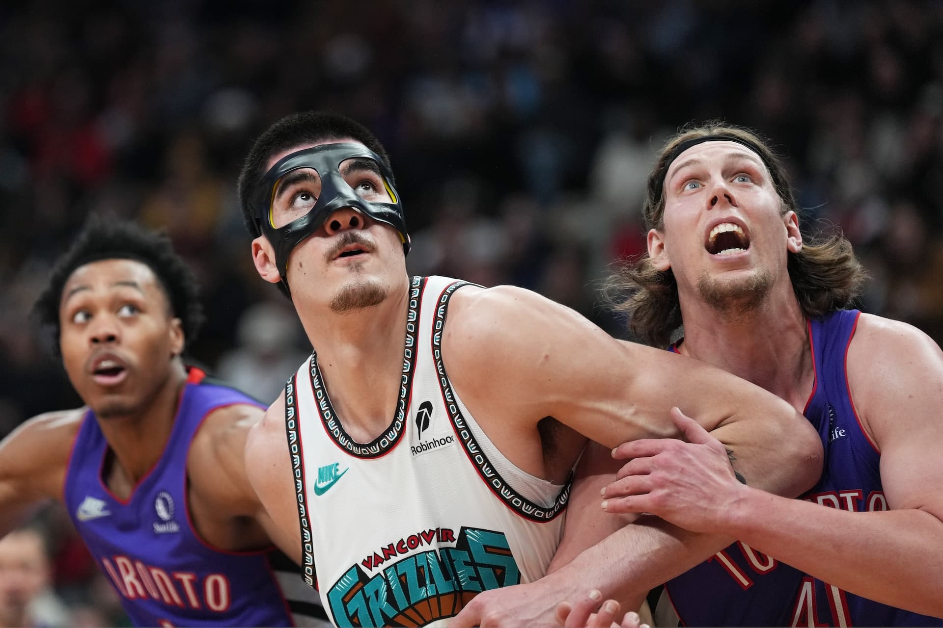 https://images.dailyhive.com/20250612121829/grizzlies-raptors.jpg