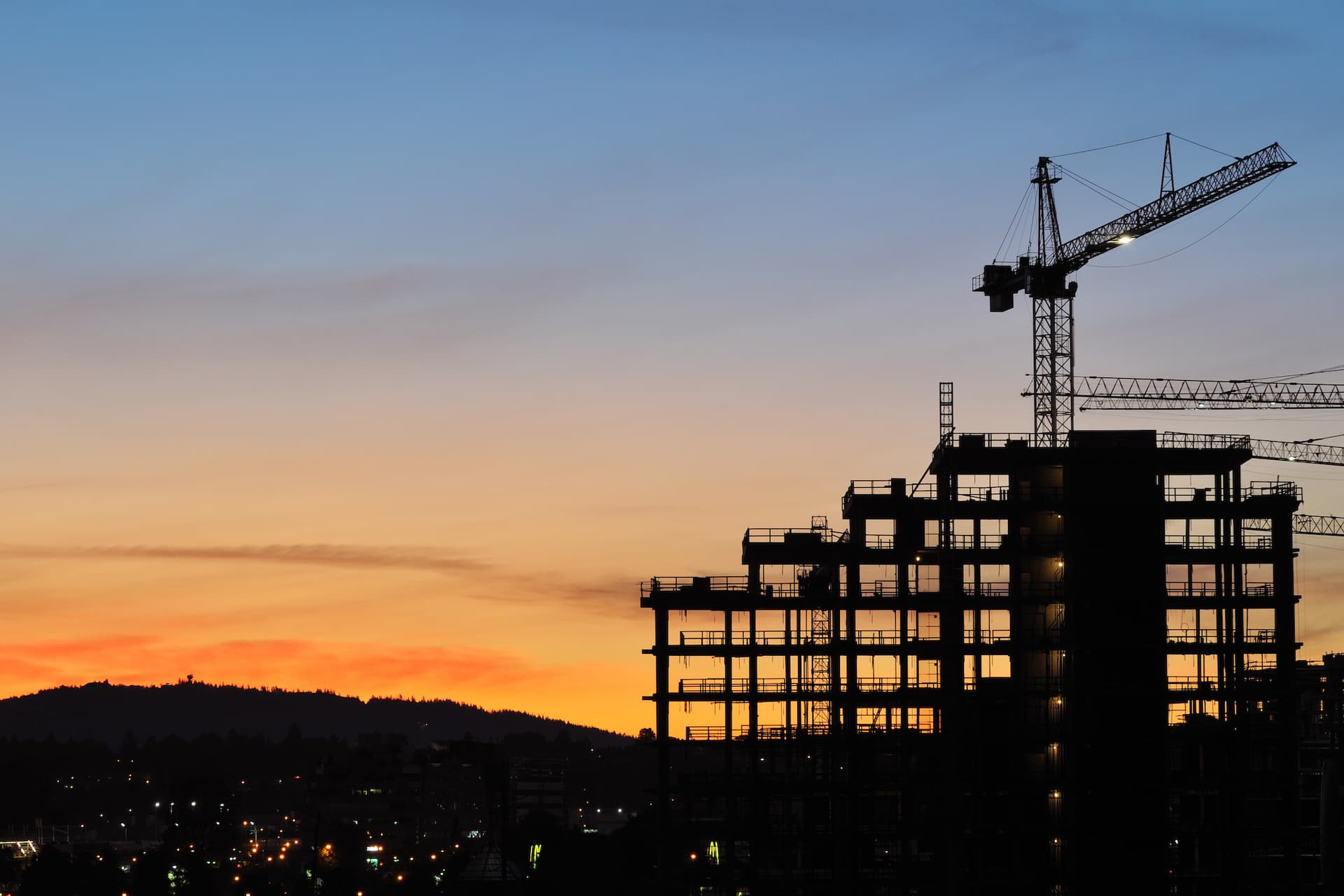 https://images.dailyhive.com/20250615113542/vancouver-construction-crane-f.jpg