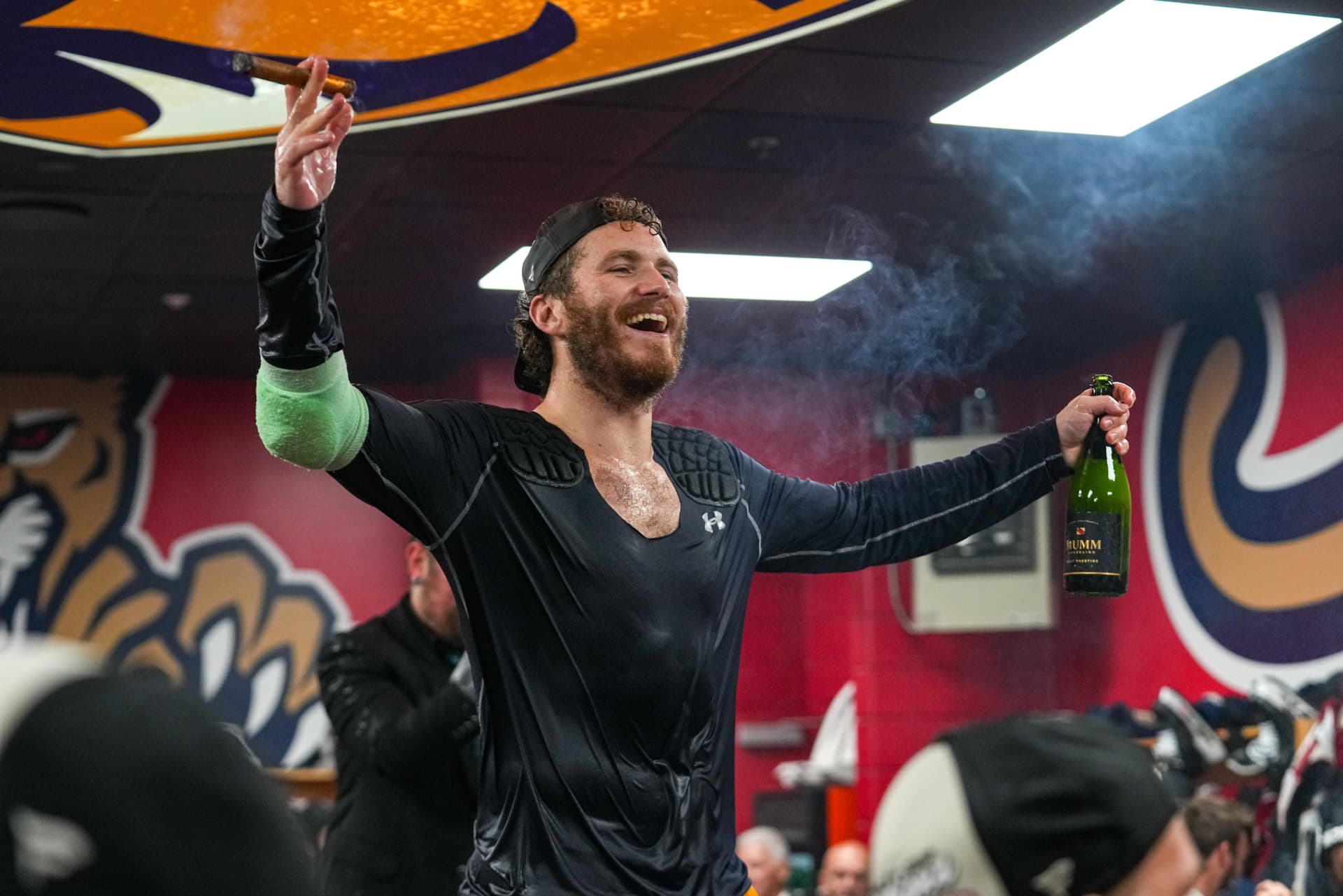 https://images.dailyhive.com/20250618074044/tkachuk-panthers.jpeg