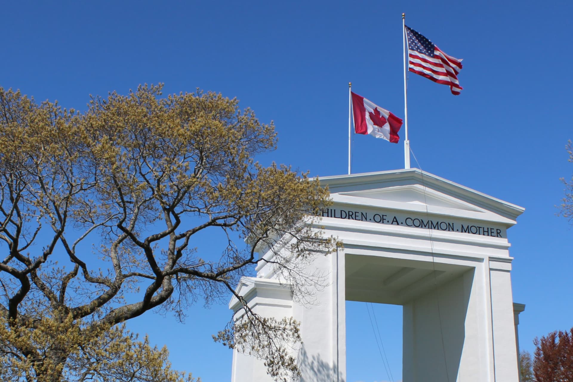 https://images.dailyhive.com/20250704094047/bc-border-us-canada-rally.jpg