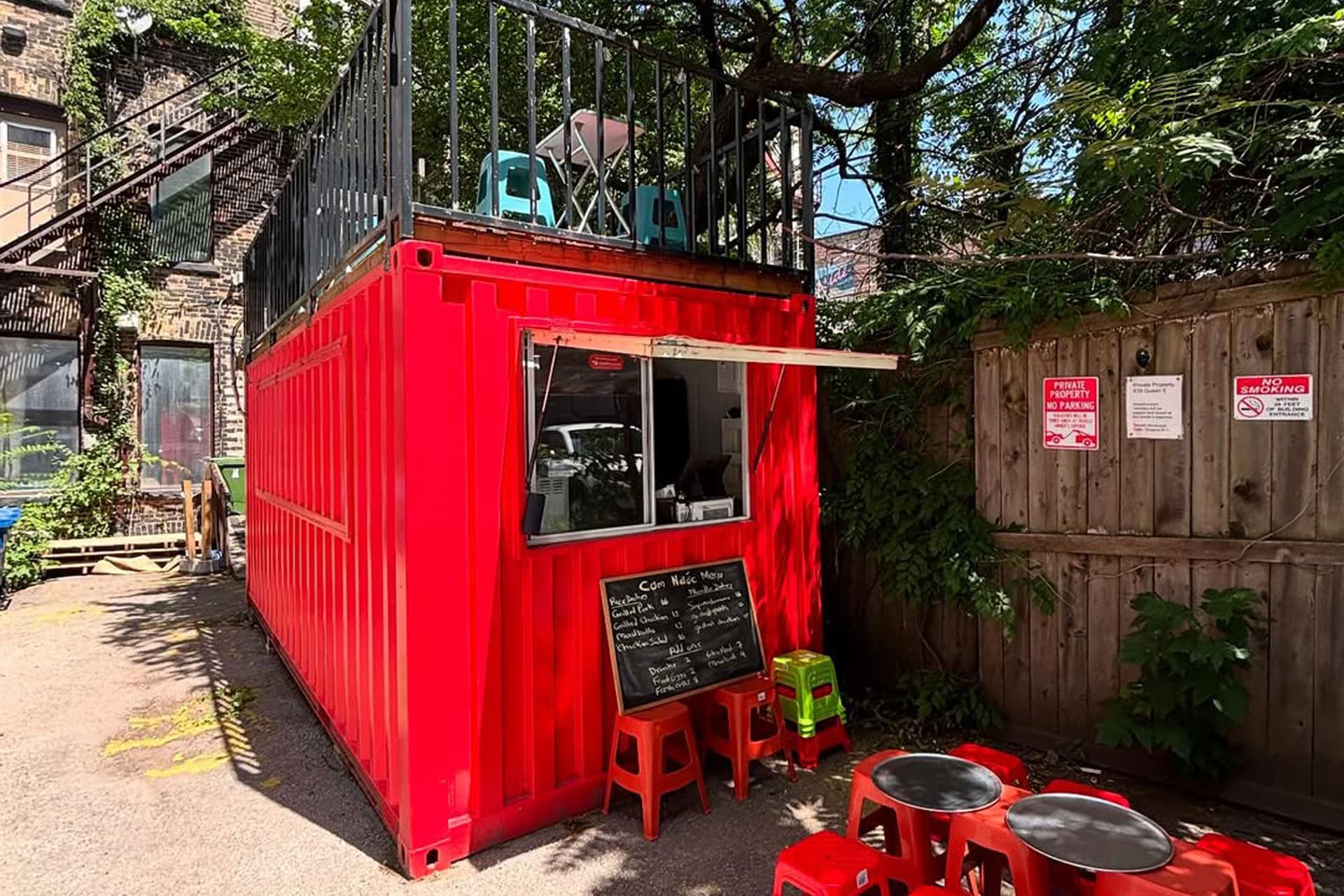 https://images.dailyhive.com/20250714103049/20250714-com-nuoc-toronto.jpeg