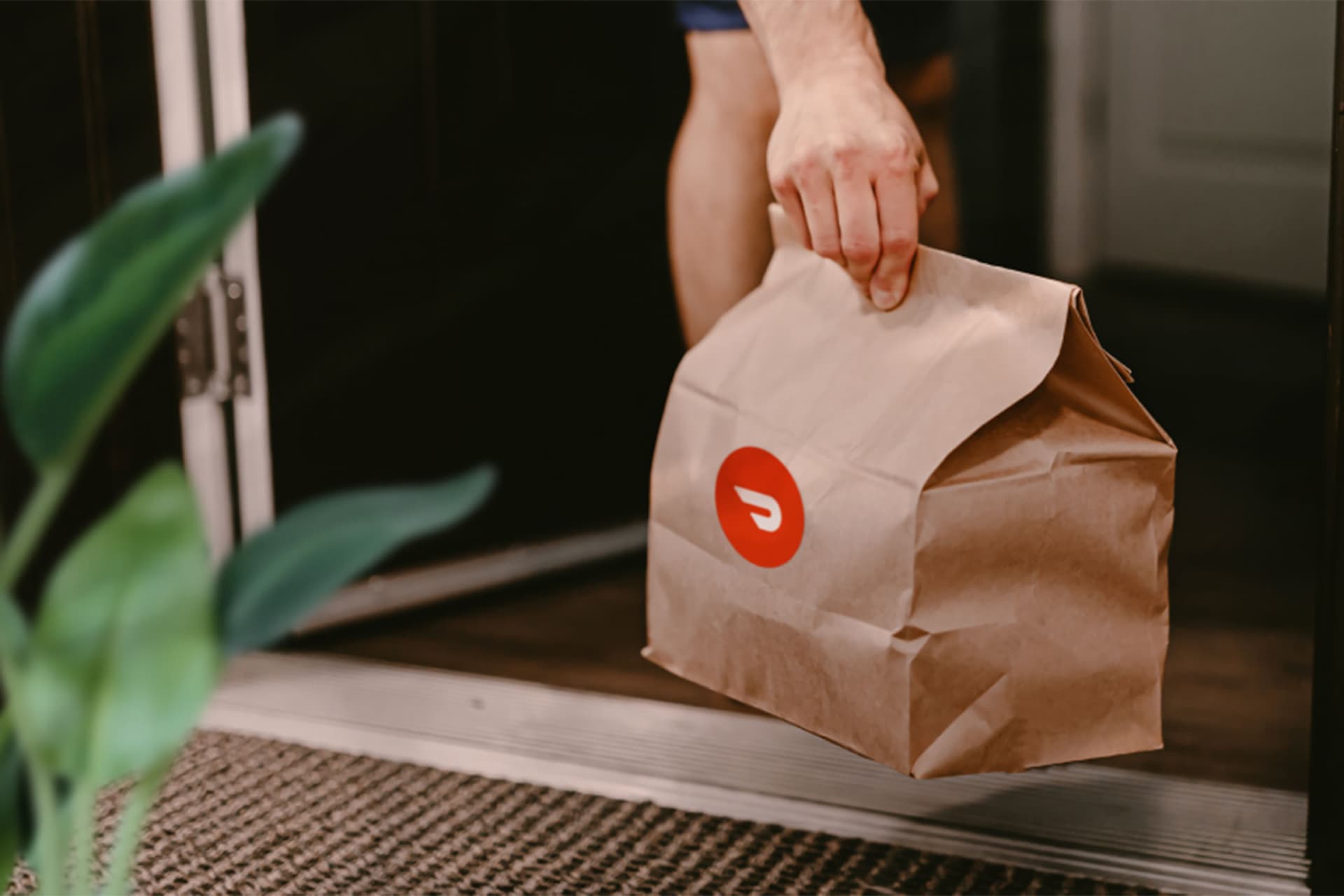여름밤을 더 맛있게! DoorDash, 주중에도 특별한 레스토랑 할인으로 식사 시간을 업그레이드-이미지