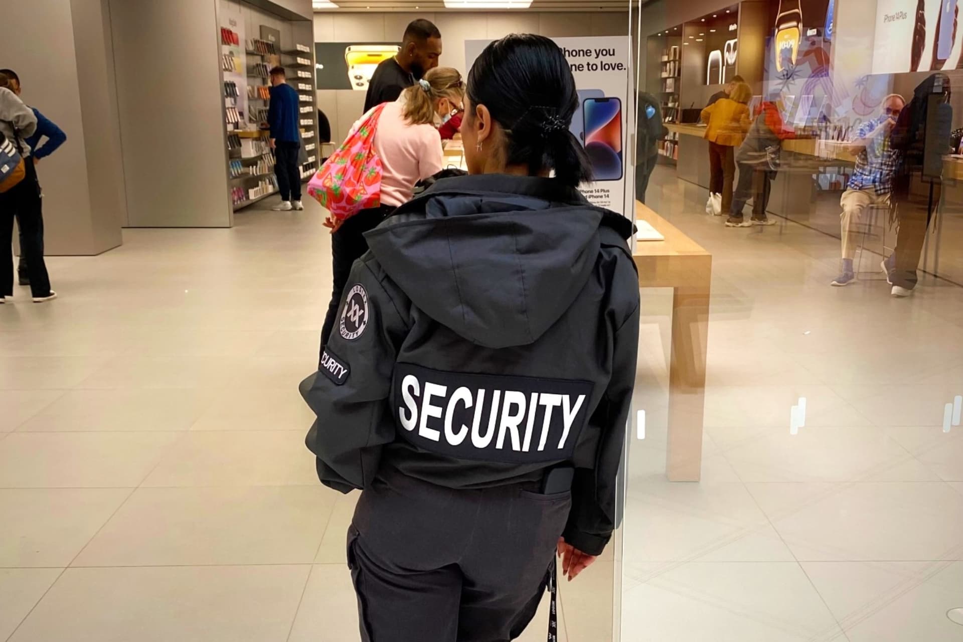 https://images.dailyhive.com/20250724064135/shoplifting-1.jpg