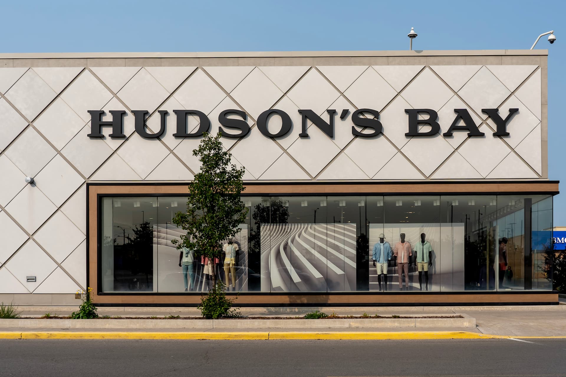 Ruby Liu의 도전: Hudson's Bay 매장을 새로운 백화점 체인으로 탈바꿈시키려는 열정과 갈등-이미지