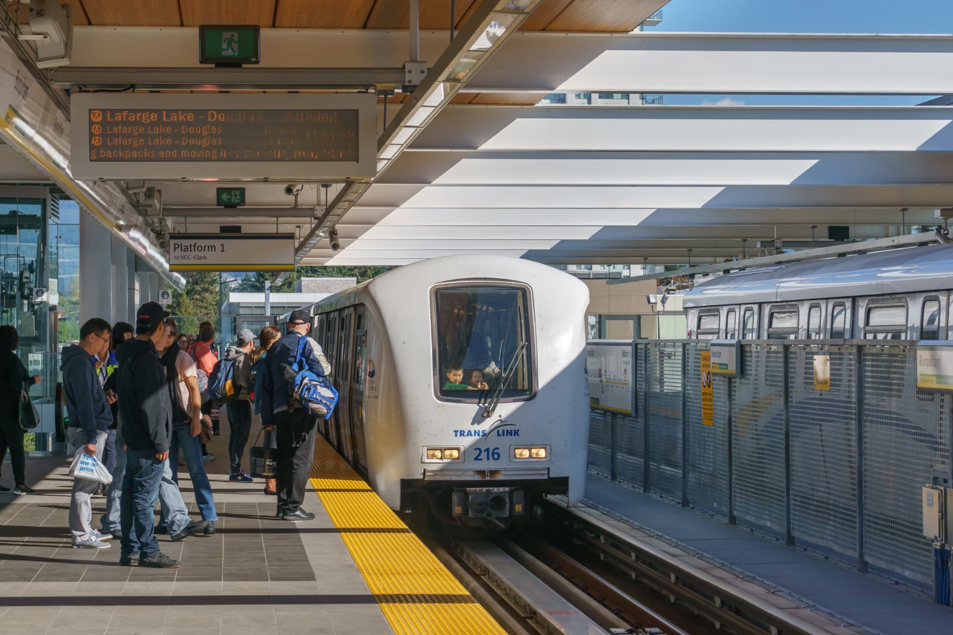 https://images.dailyhive.com/20250808142640/teens-skytrain-robberies.jpg