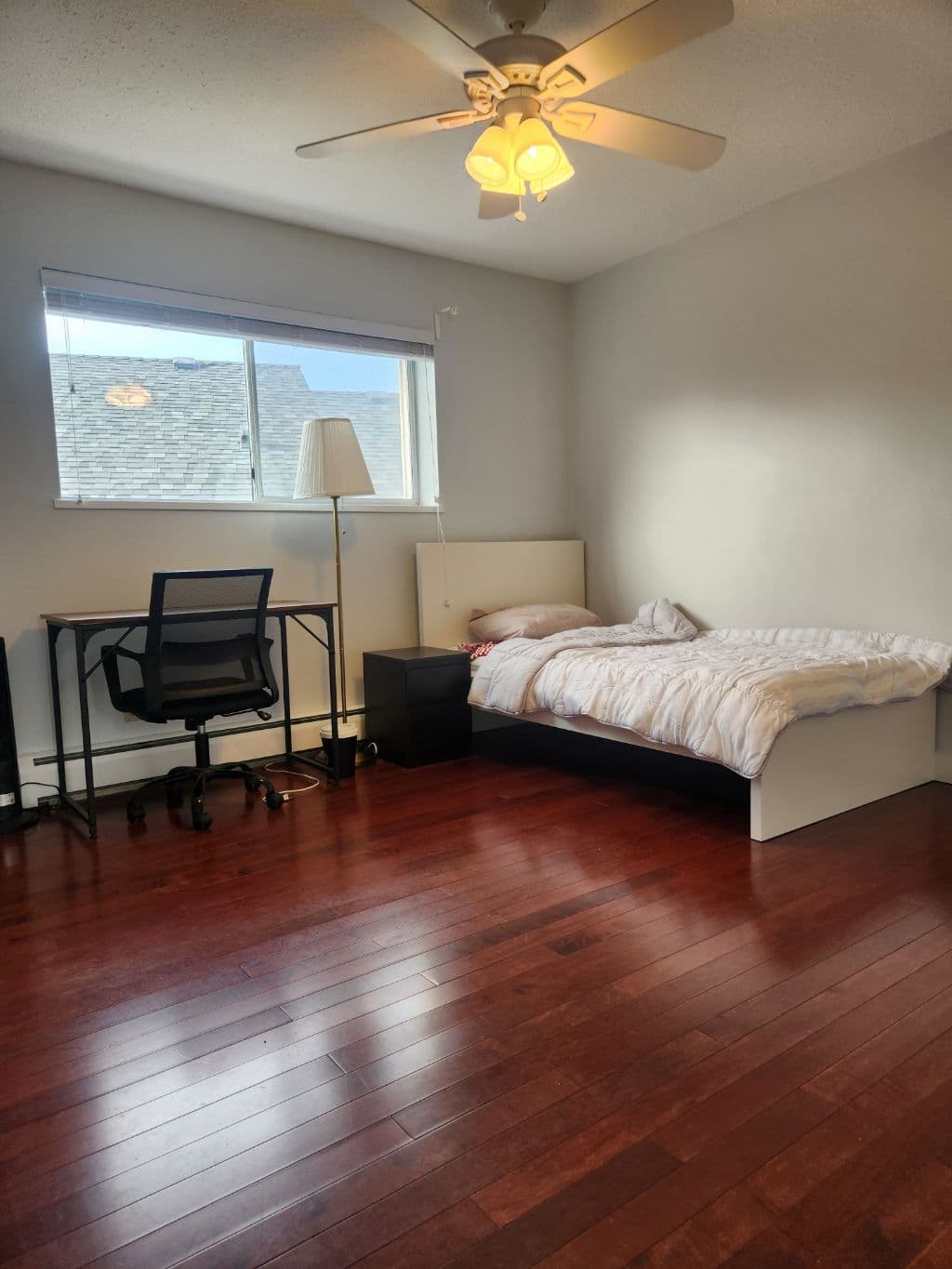 버나비(조이스)하우스 룸렌트 있어요. 11월은 무료 썸네일