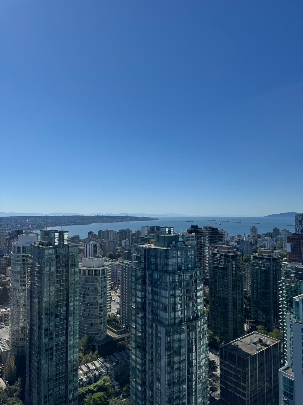 🇨🇦다운타운 1월1일 위치좋고 깨끗한 세컨드룸🎅🏼👍 썸네일