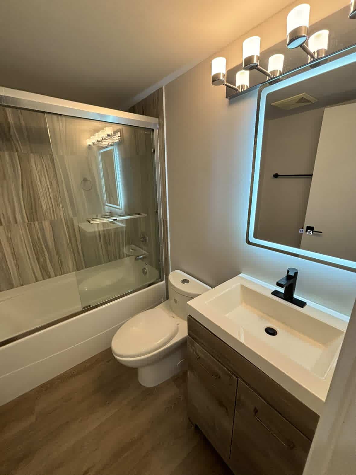 차이나타운 근처 1베드 1베스(두명만거주)에서 12월 1일부터 입주하실 세컨룸 룸메 구합니다☺️(여성전용) 썸네일